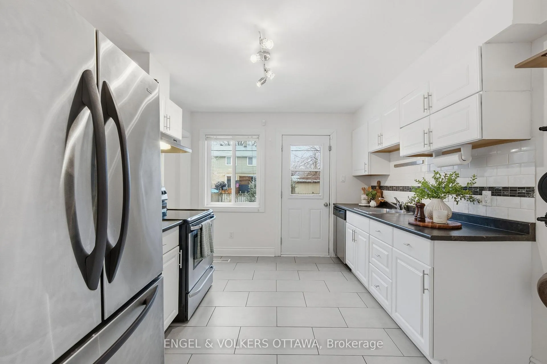Photo 11 of 483 Prince Albert Street, Ottawa, Overbrook/Castle Heights — HOMEH