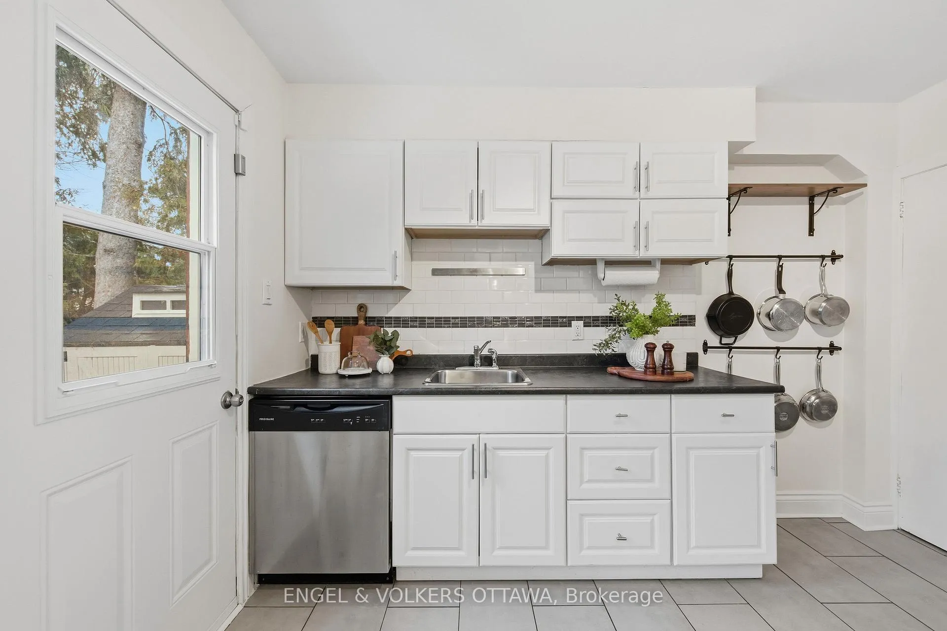 Photo 15 of 483 Prince Albert Street, Ottawa, Overbrook/Castle Heights — HOMEH
