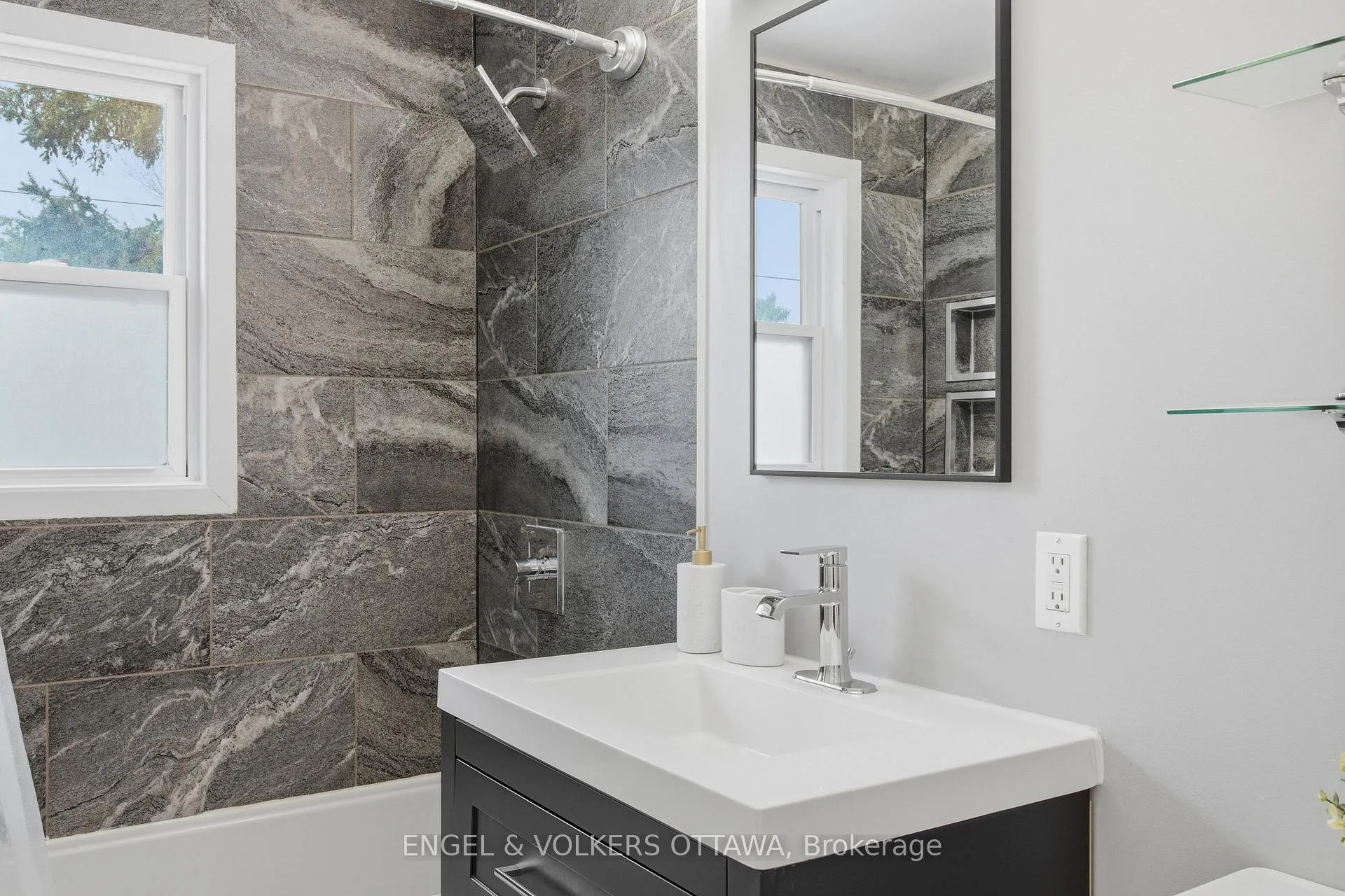 Photo 20 of 483 Prince Albert Street, Ottawa, Overbrook/Castle Heights — HOMEH
