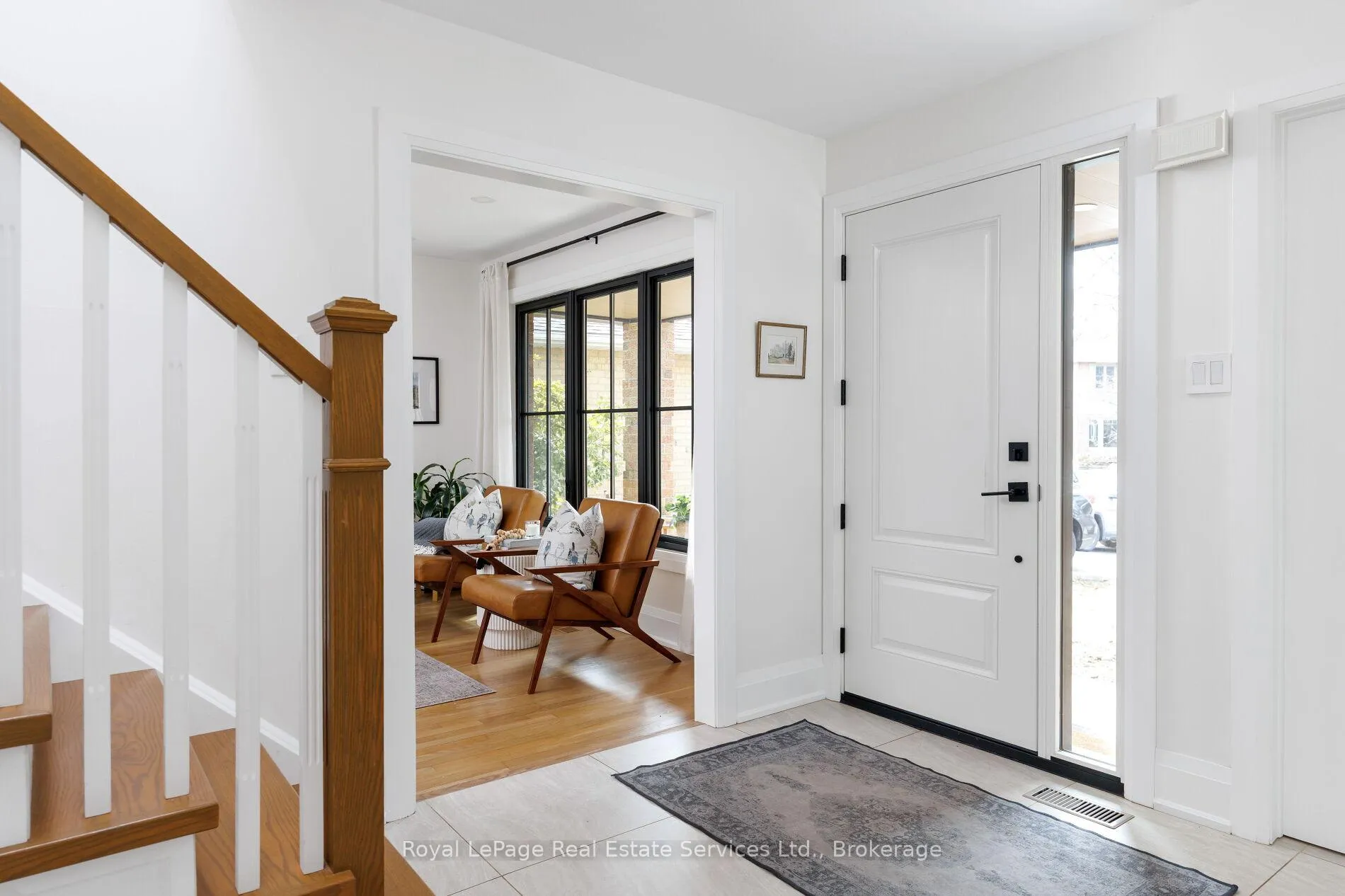 Photo 3 of 181 Chalmers Street, Oakville, Bronte — HOMEH