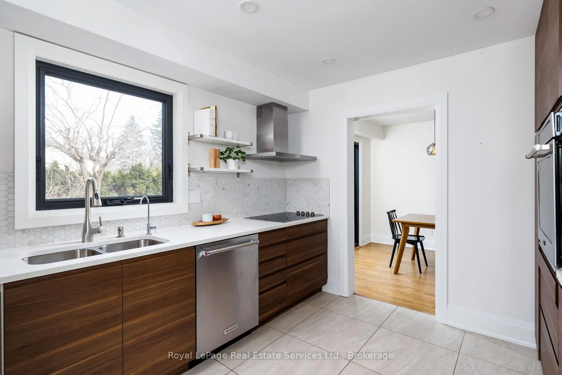 Photo 14 of 181 Chalmers Street, Oakville, Bronte — HOMEH