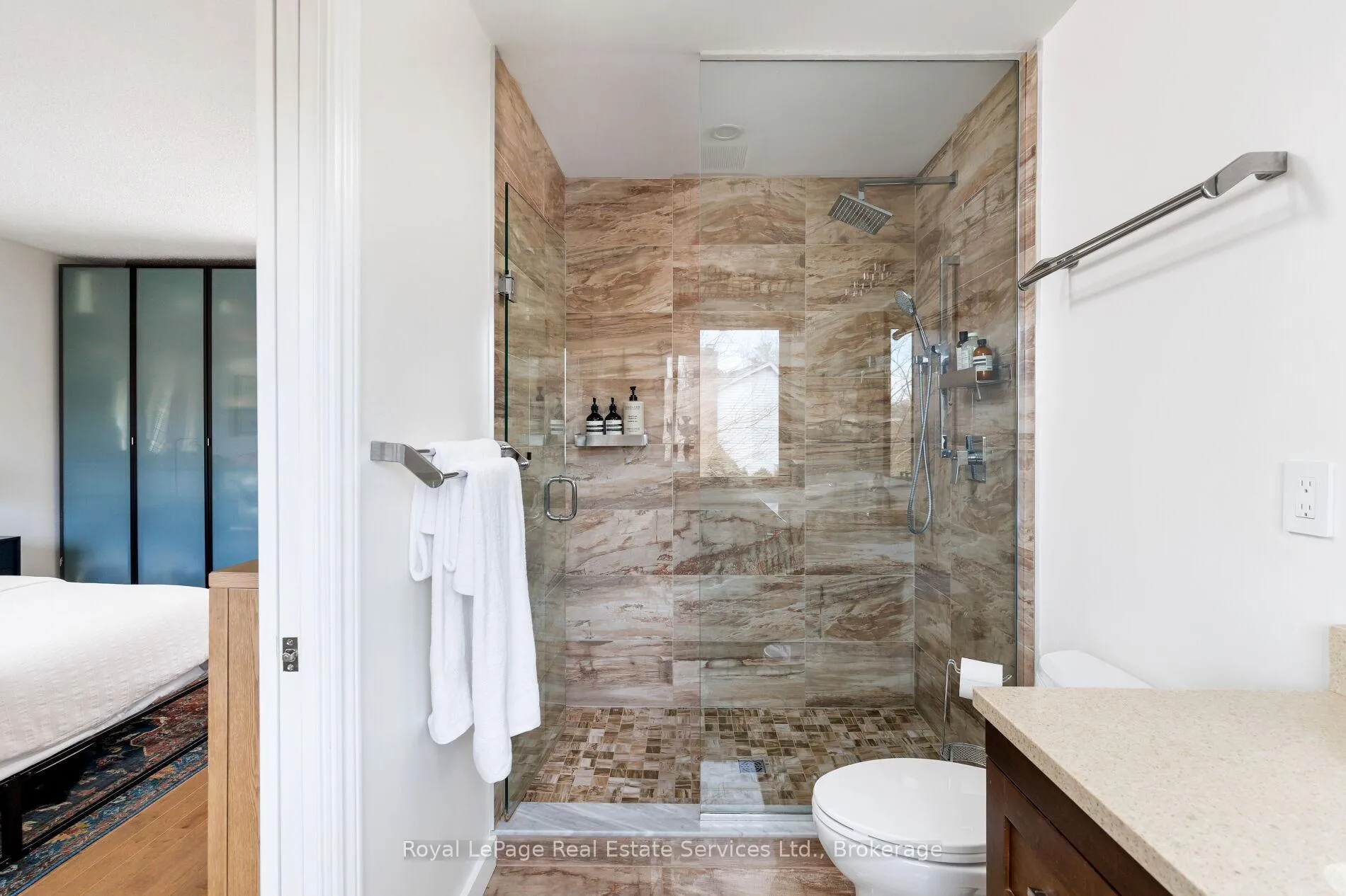 Photo 24 of 181 Chalmers Street, Oakville, Bronte — HOMEH