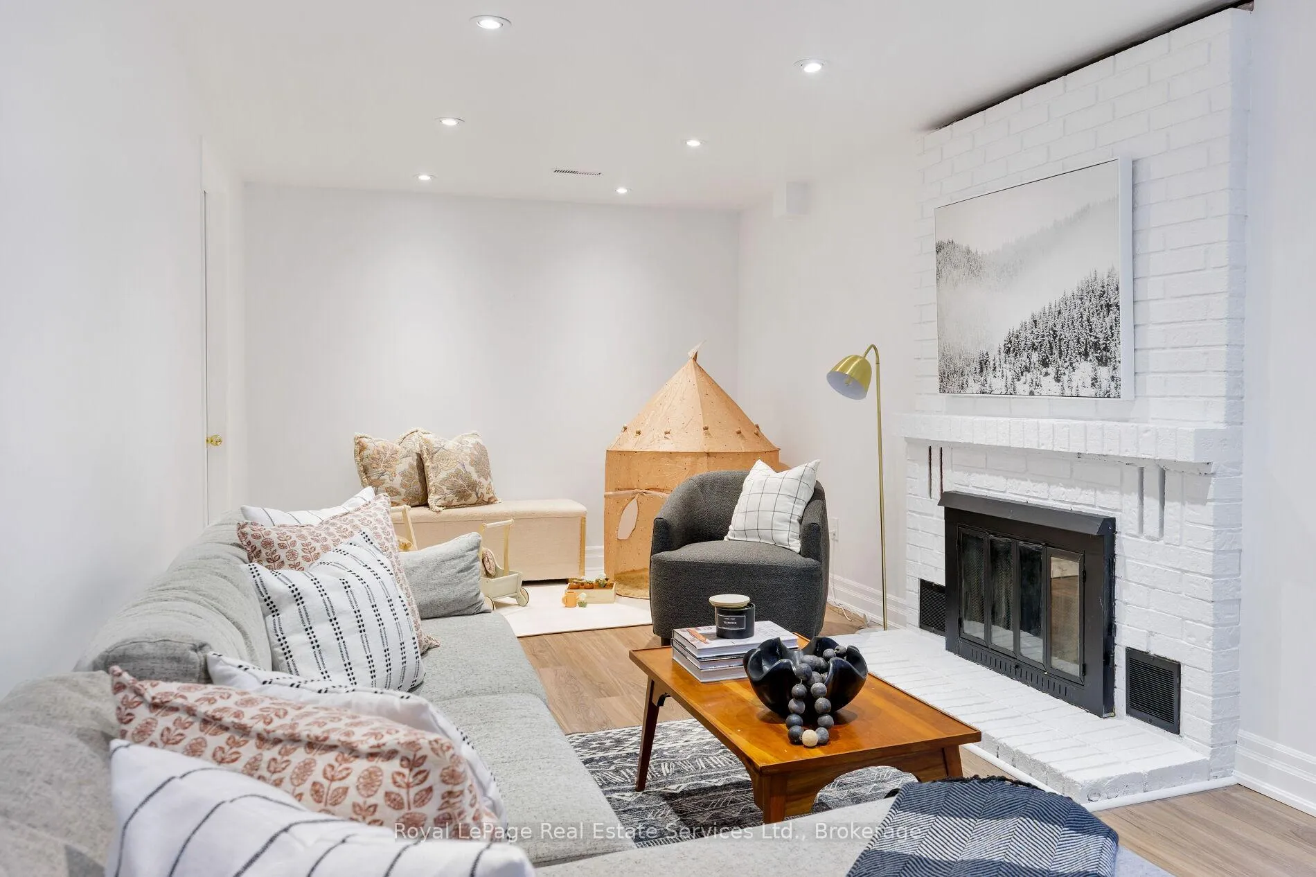 Photo 31 of 181 Chalmers Street, Oakville, Bronte — HOMEH