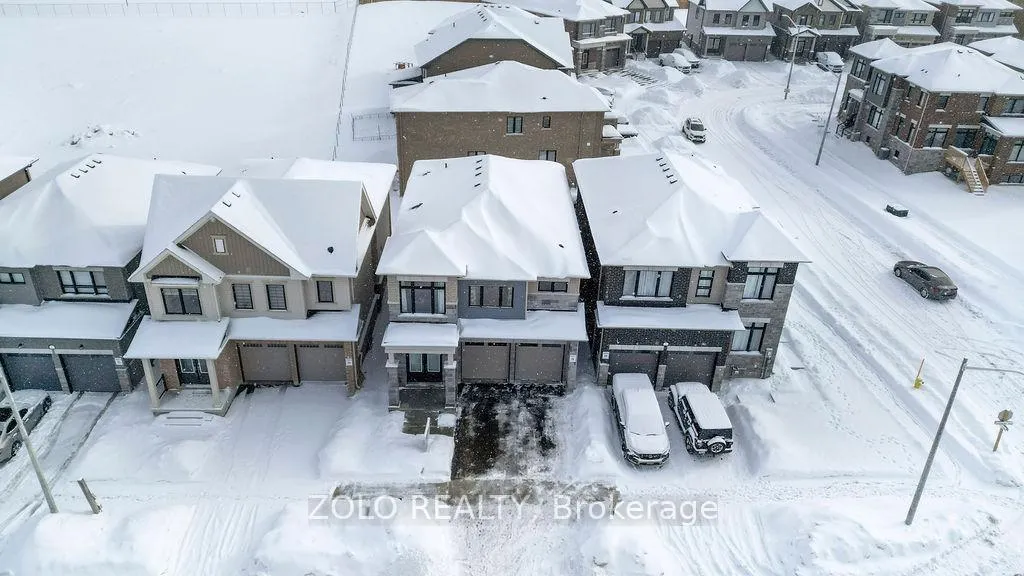 Photo 6 of 23 Kingsbury Trail, Barrie, Rural Barrie Southeast — HOMEH