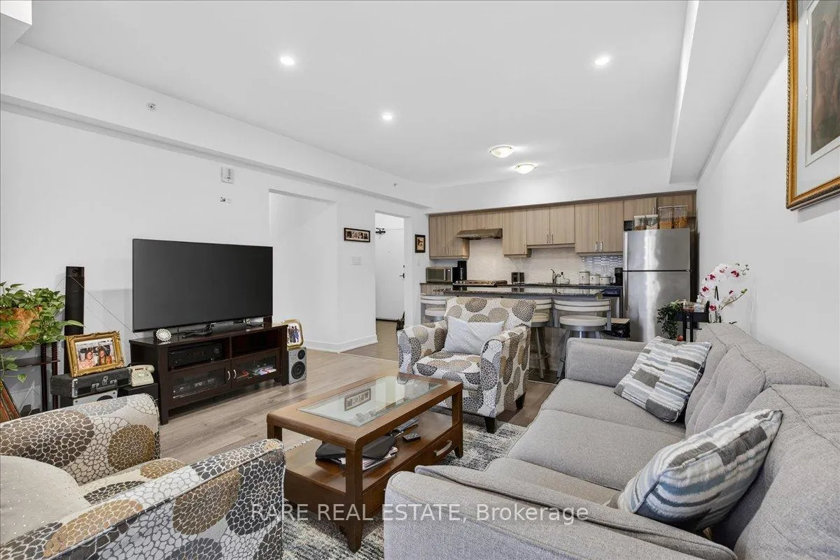 Photo 6 of Unit 411, 5 Chef Lane, Barrie, Rural Barrie Southeast — HOMEH