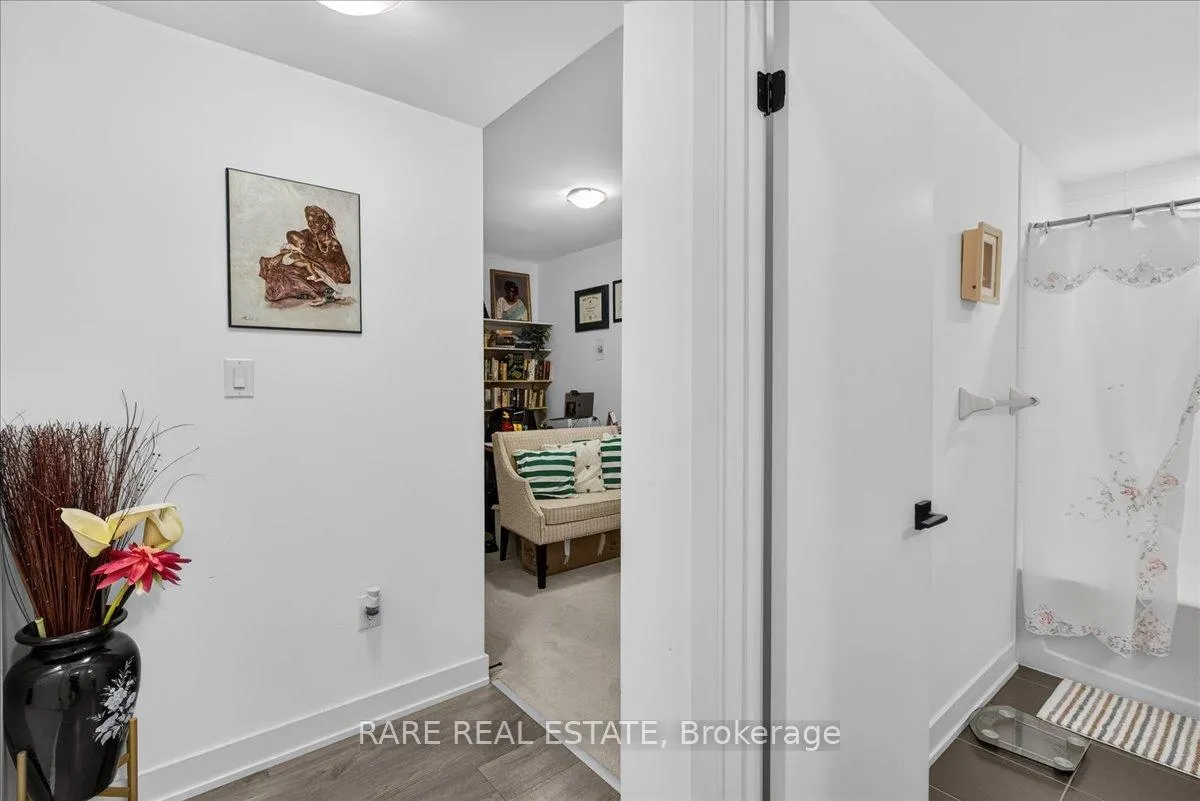 Photo 11 of Unit 411, 5 Chef Lane, Barrie, Rural Barrie Southeast — HOMEH