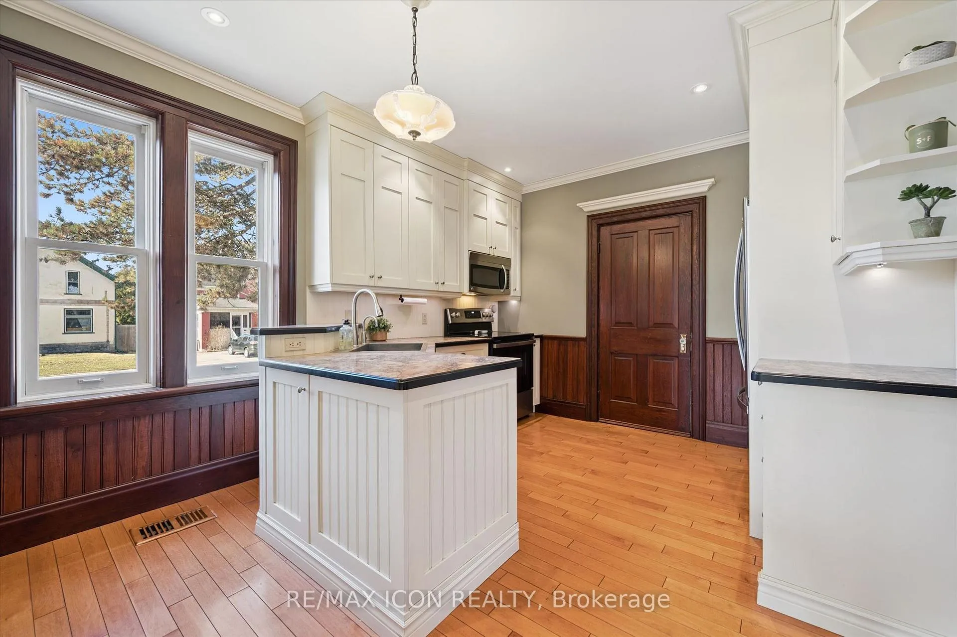 Photo 11 of 20 Linden Avenue, Kitchener — HOMEH