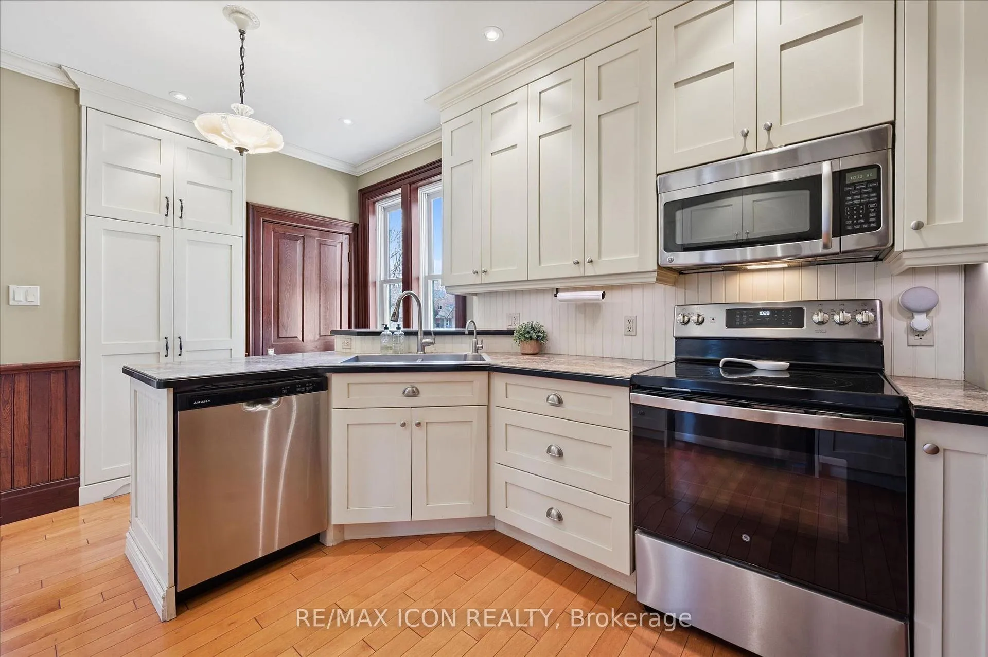 Photo 13 of 20 Linden Avenue, Kitchener — HOMEH