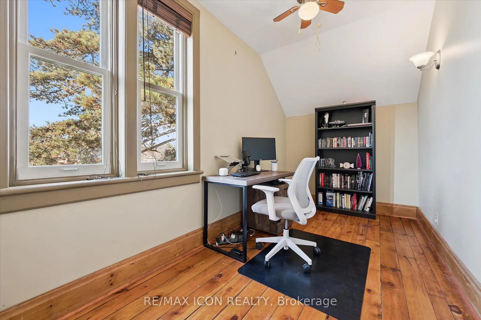 Photo 16 of 20 Linden Avenue, Kitchener — HOMEH