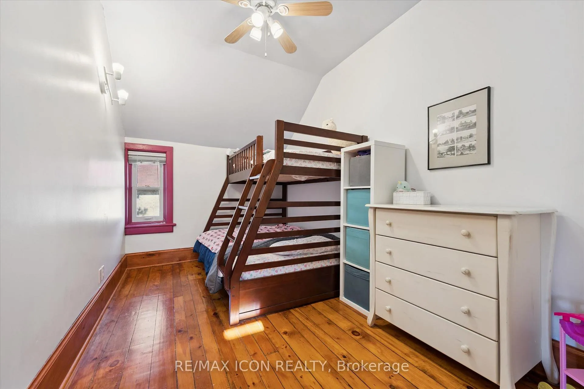 Photo 18 of 20 Linden Avenue, Kitchener — HOMEH