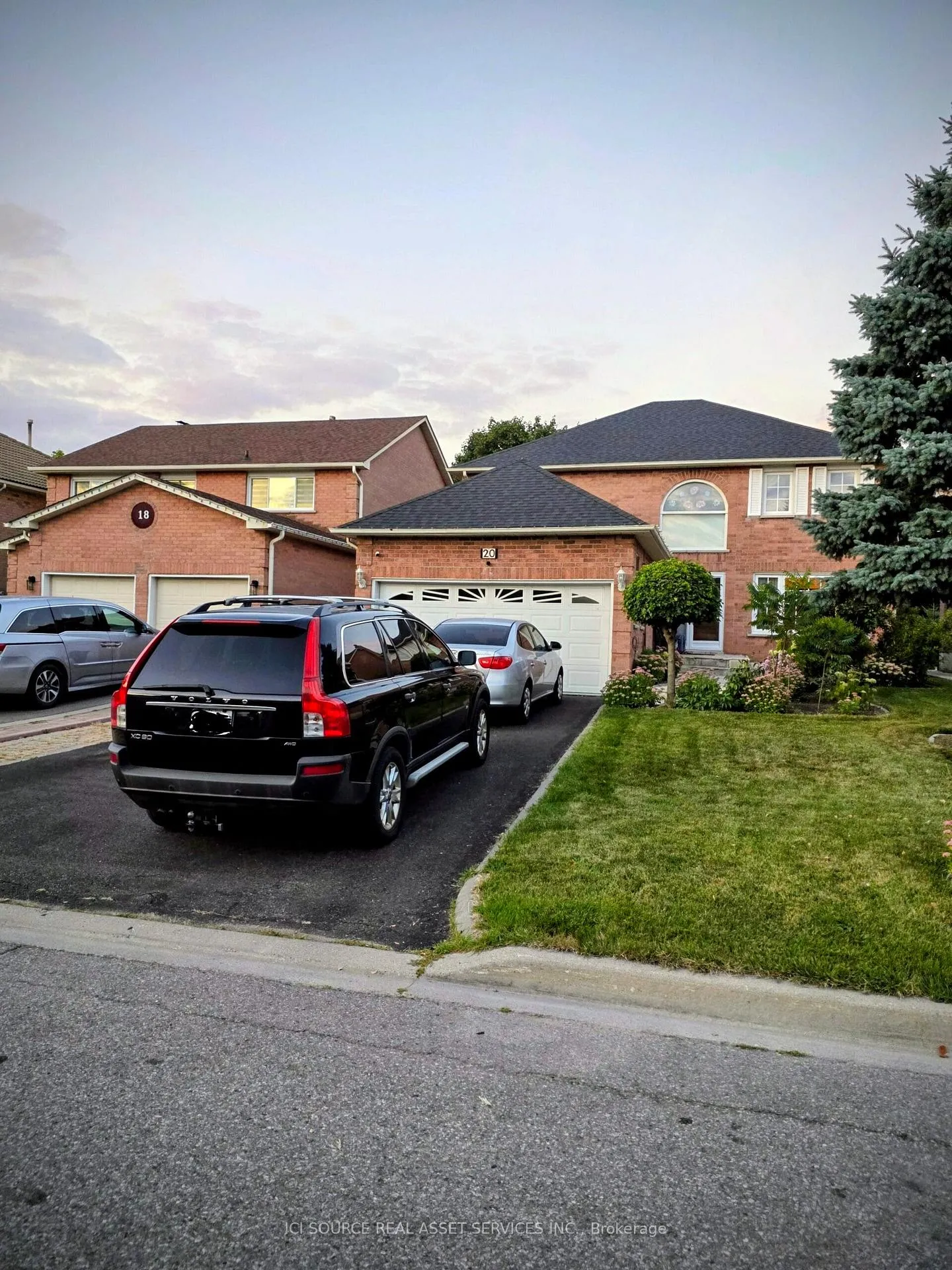 Photo 1 of 20 Plover Place, Brampton, Fletcher's Creek South — HOMEH