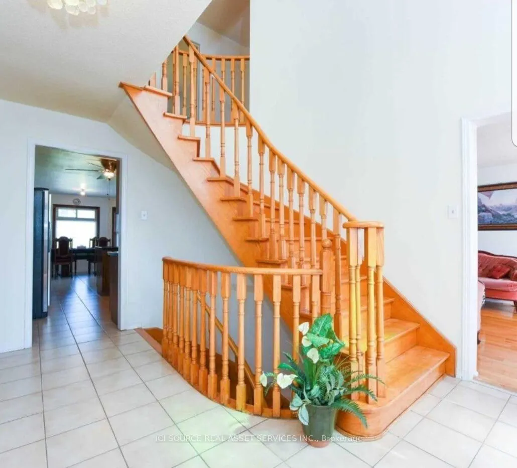 Photo 10 of 20 Plover Place, Brampton, Fletcher's Creek South — HOMEH