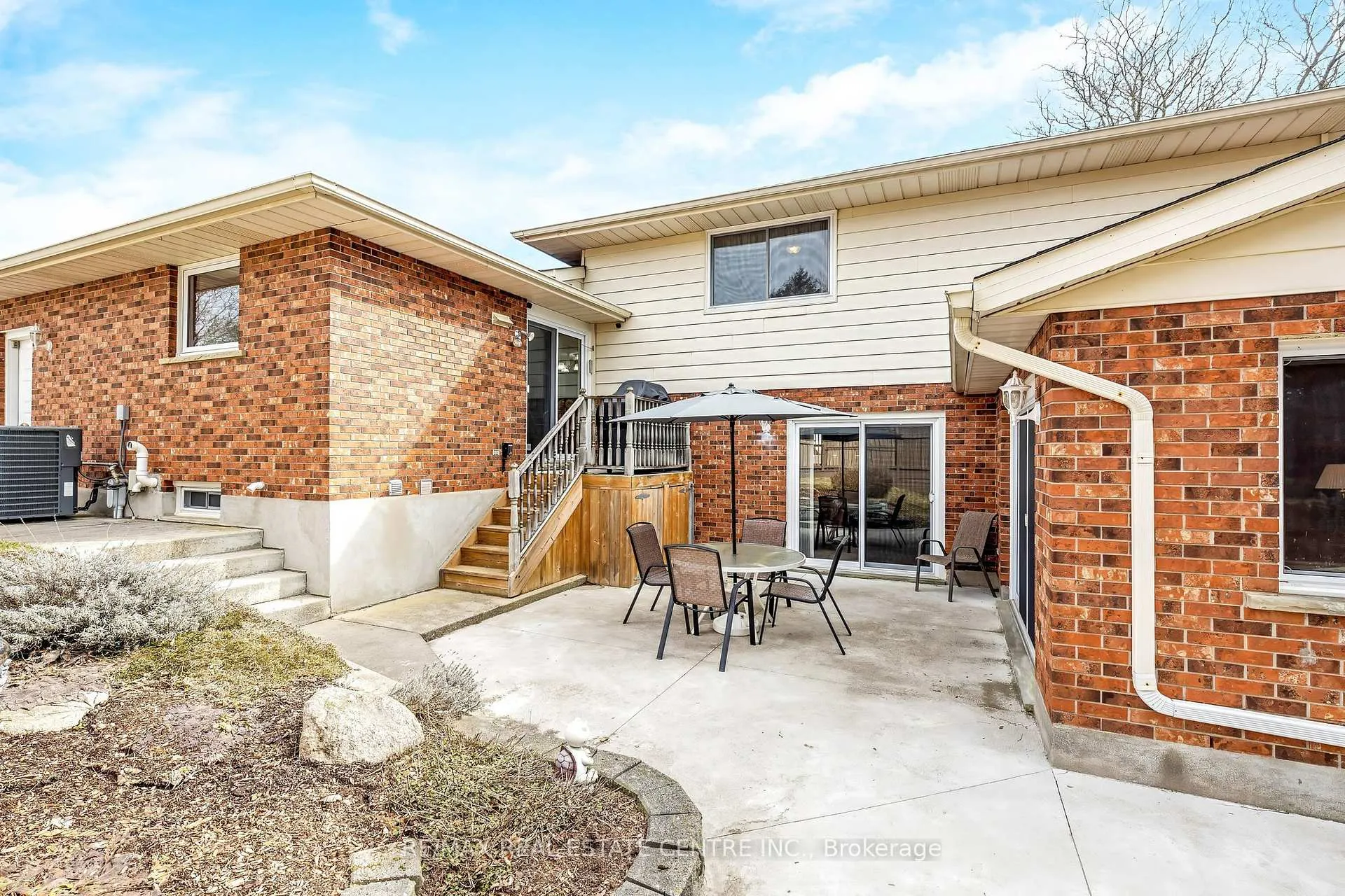 Photo 4 of 9 Cloverdale Crescent, Wilmot — HOMEH