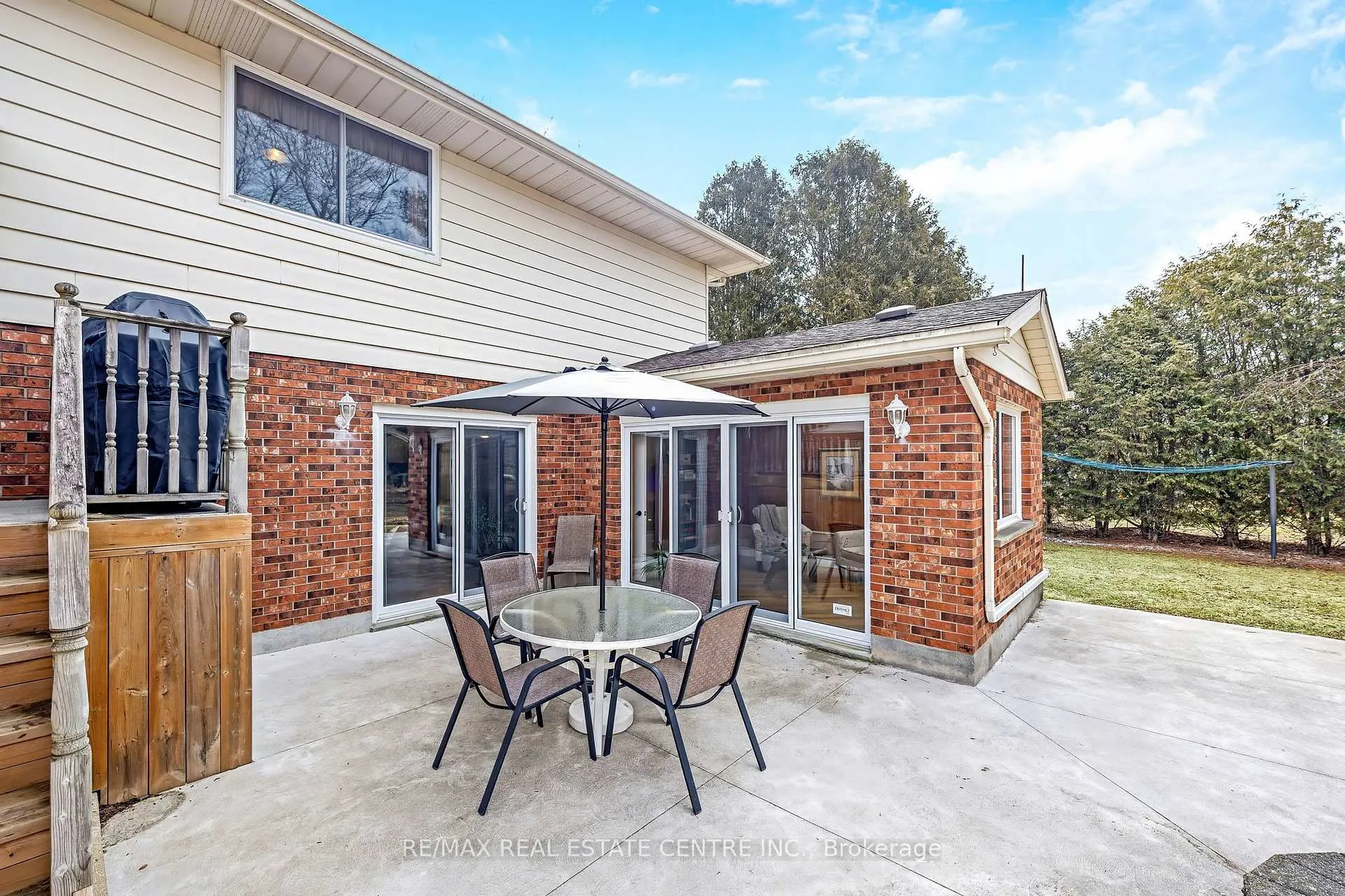 Photo 5 of 9 Cloverdale Crescent, Wilmot — HOMEH