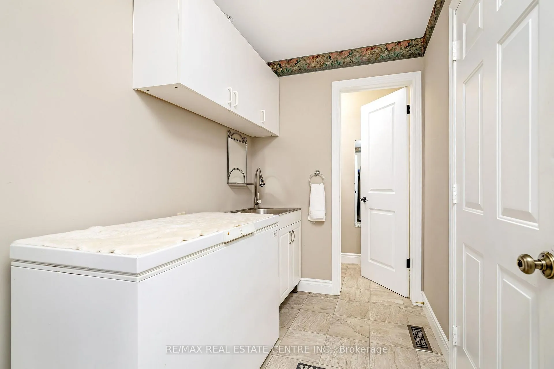 Photo 14 of 9 Cloverdale Crescent, Wilmot — HOMEH