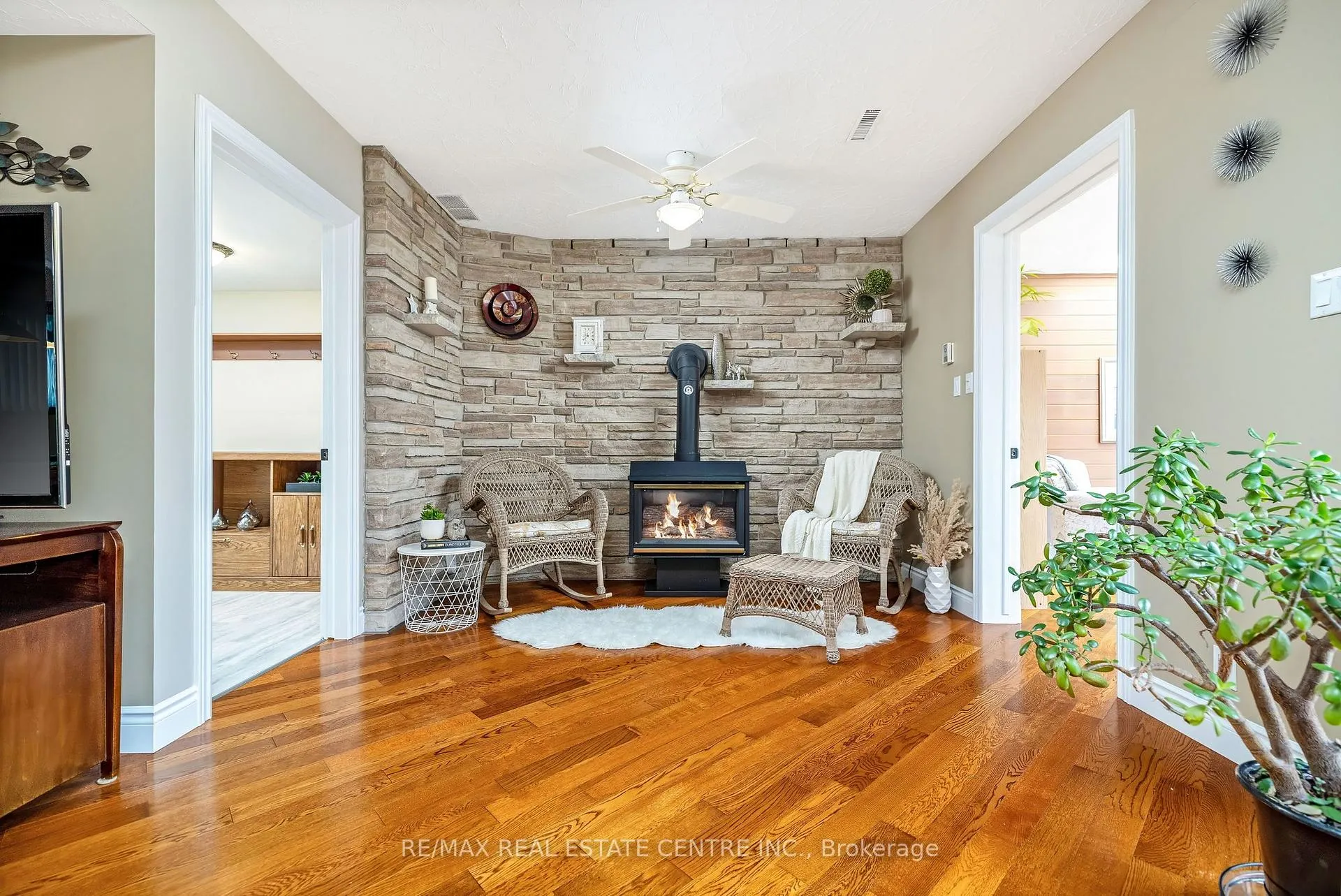 Photo 17 of 9 Cloverdale Crescent, Wilmot — HOMEH