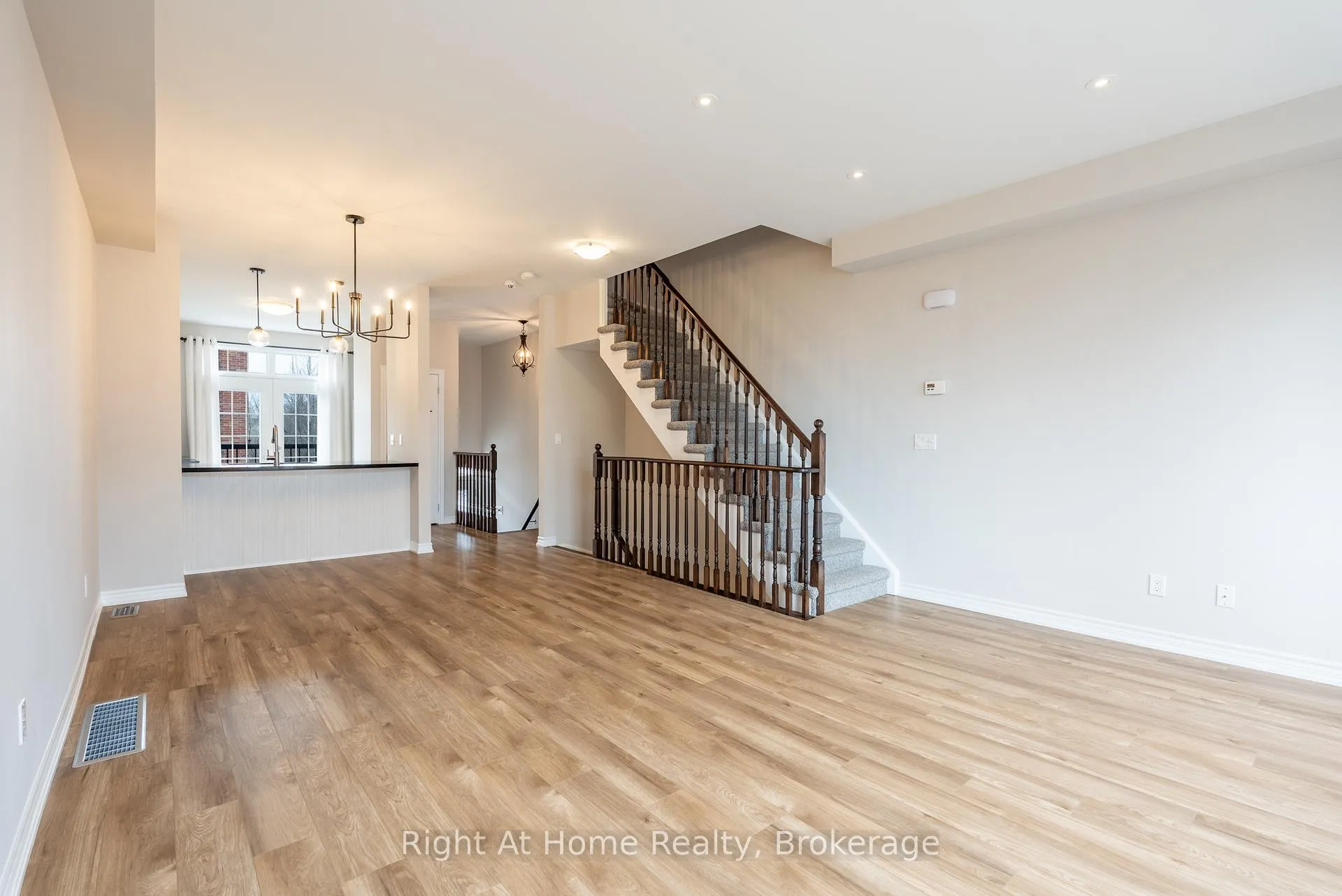 Photo 10 of 961 Reimer Common, Burlington, Freeman — HOMEH