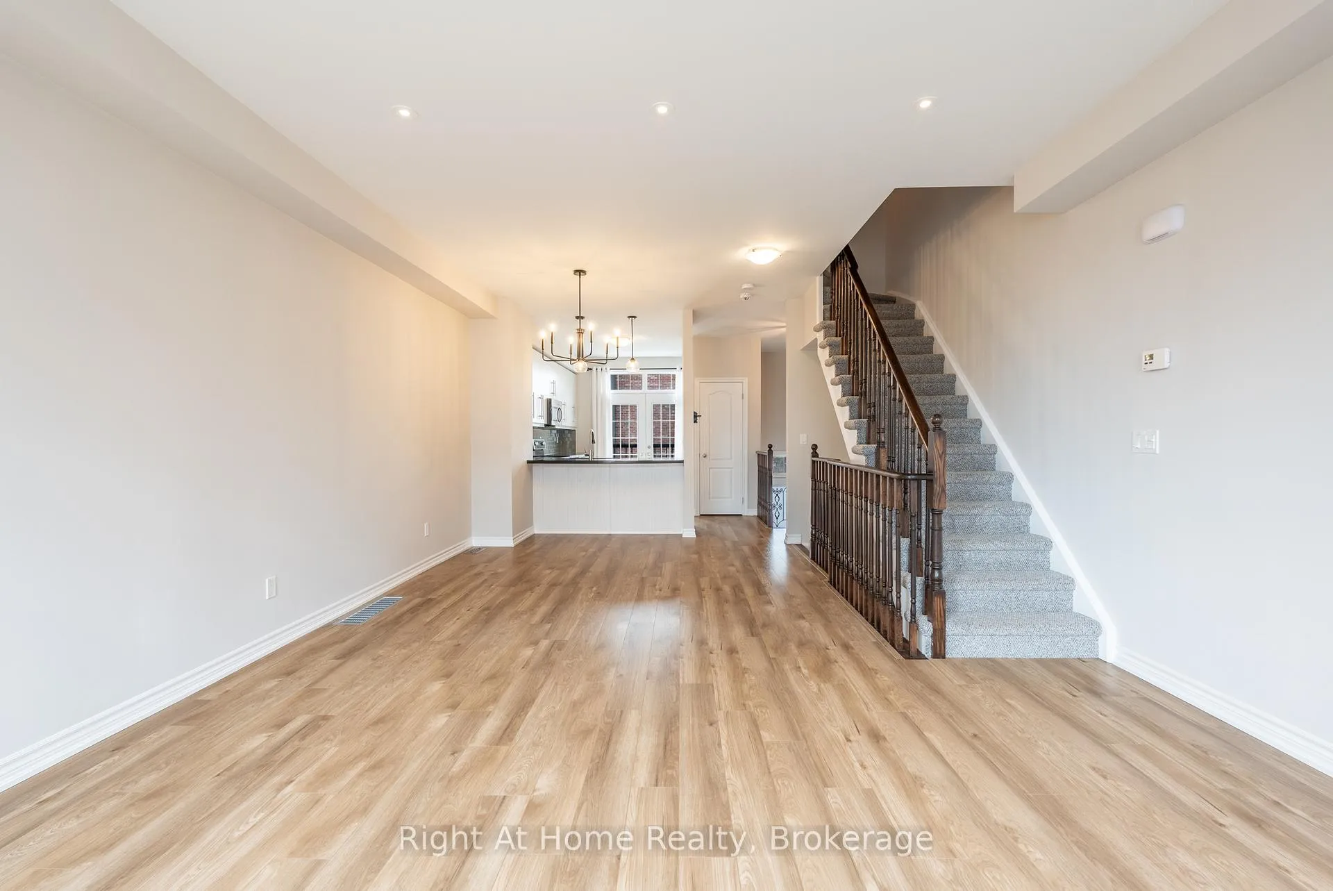Photo 11 of 961 Reimer Common, Burlington, Freeman — HOMEH