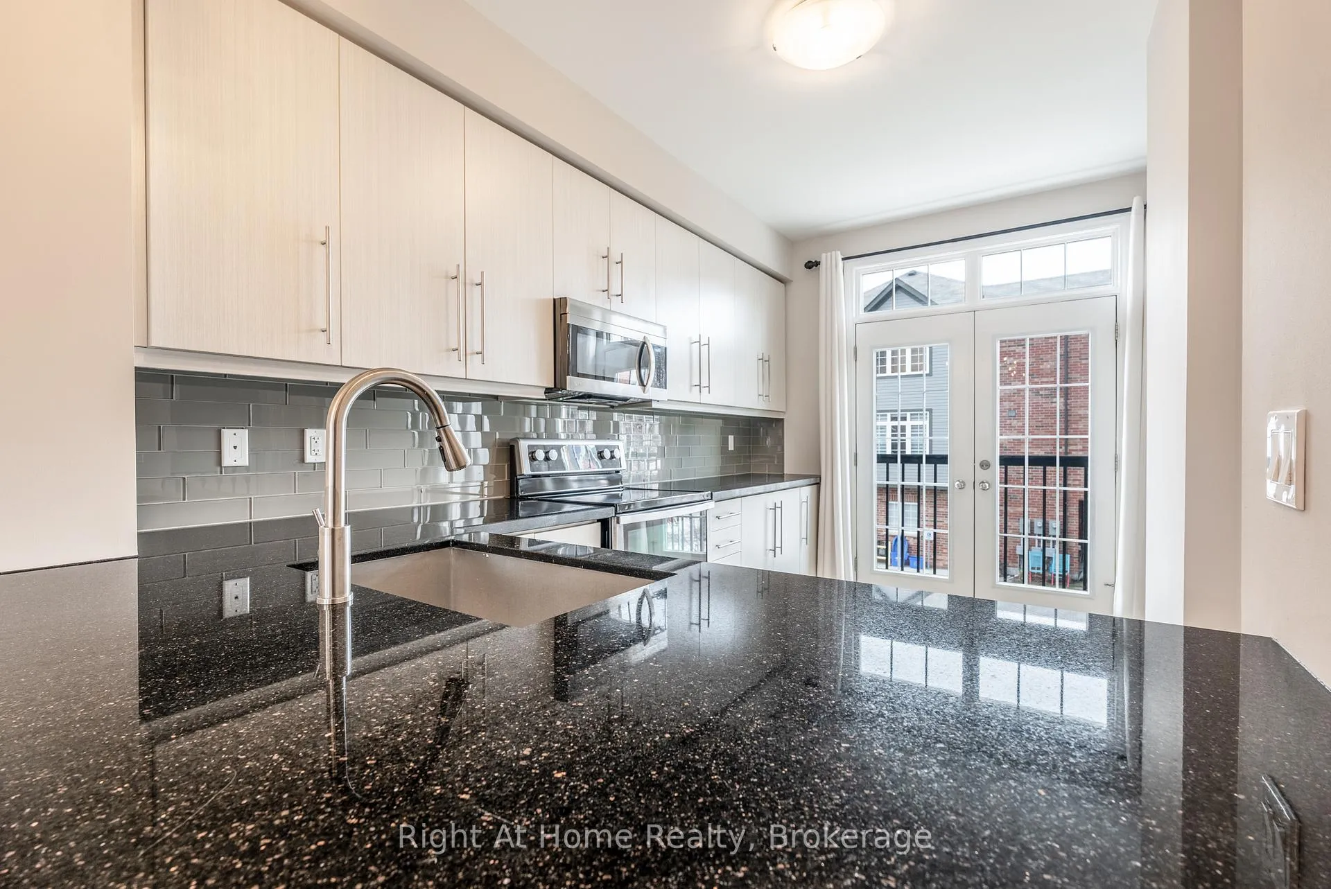 Photo 14 of 961 Reimer Common, Burlington, Freeman — HOMEH