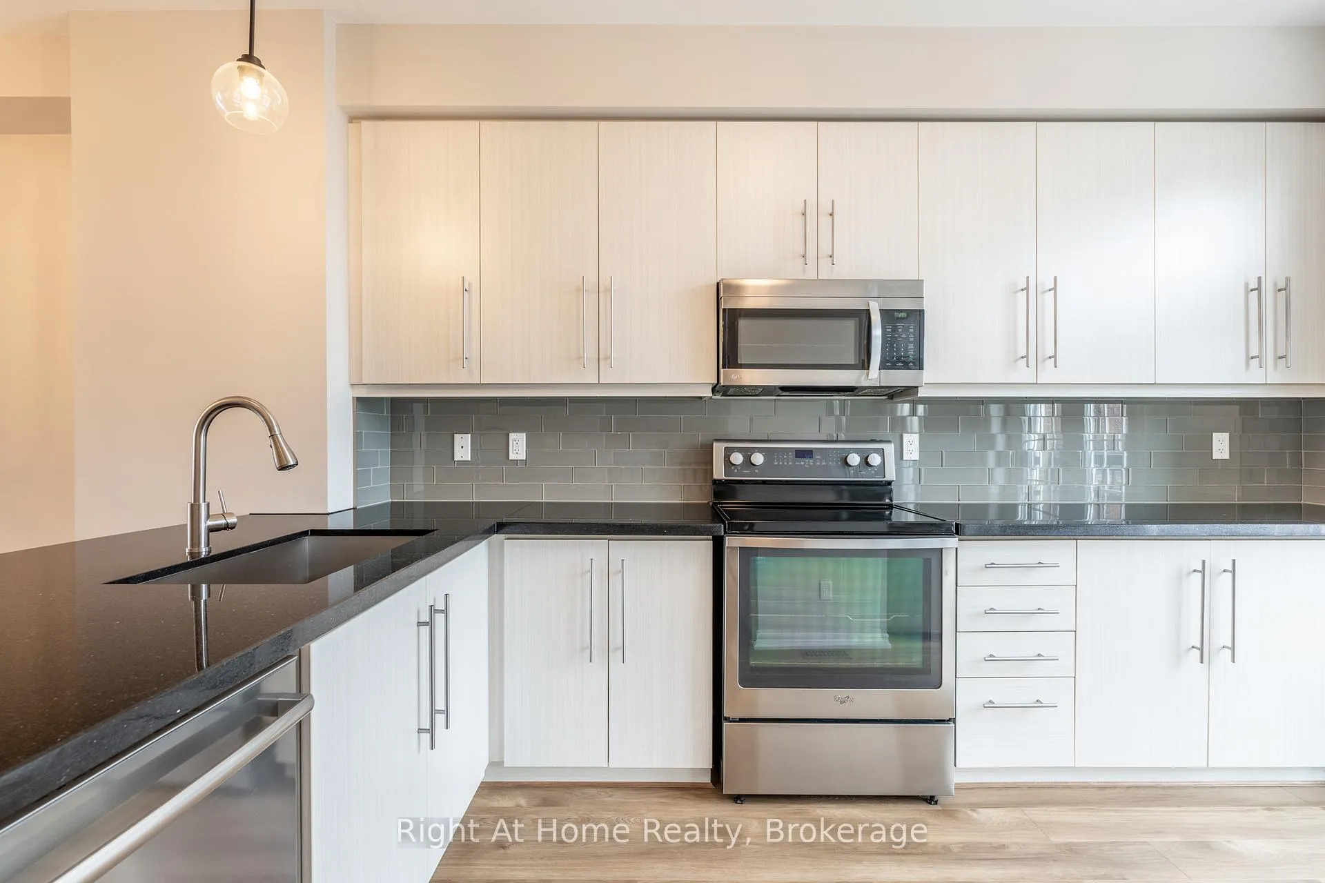 Photo 15 of 961 Reimer Common, Burlington, Freeman — HOMEH