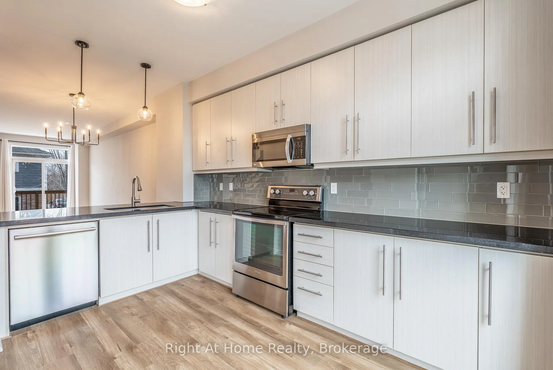 Photo 17 of 961 Reimer Common, Burlington, Freeman — HOMEH
