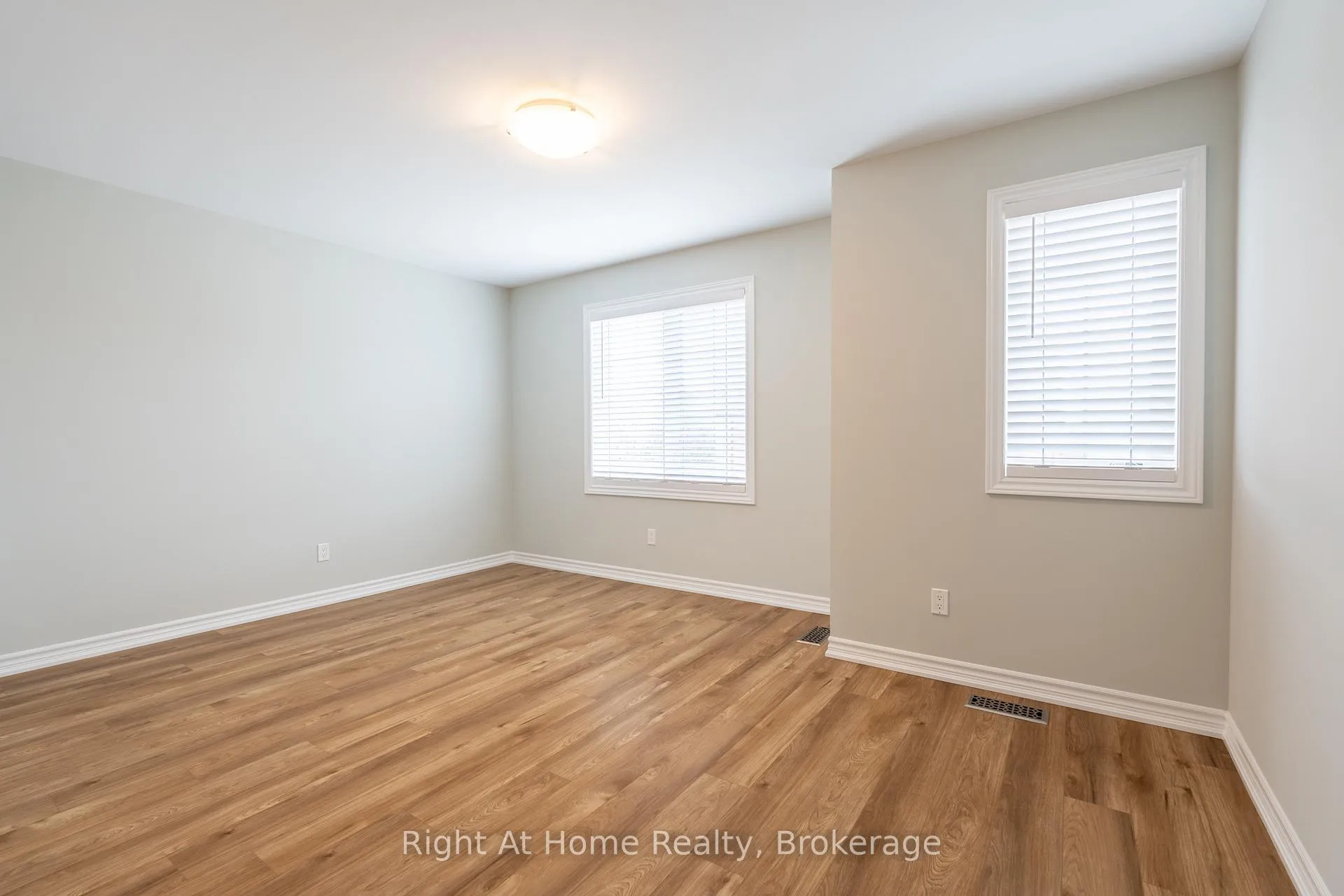 Photo 24 of 961 Reimer Common, Burlington, Freeman — HOMEH