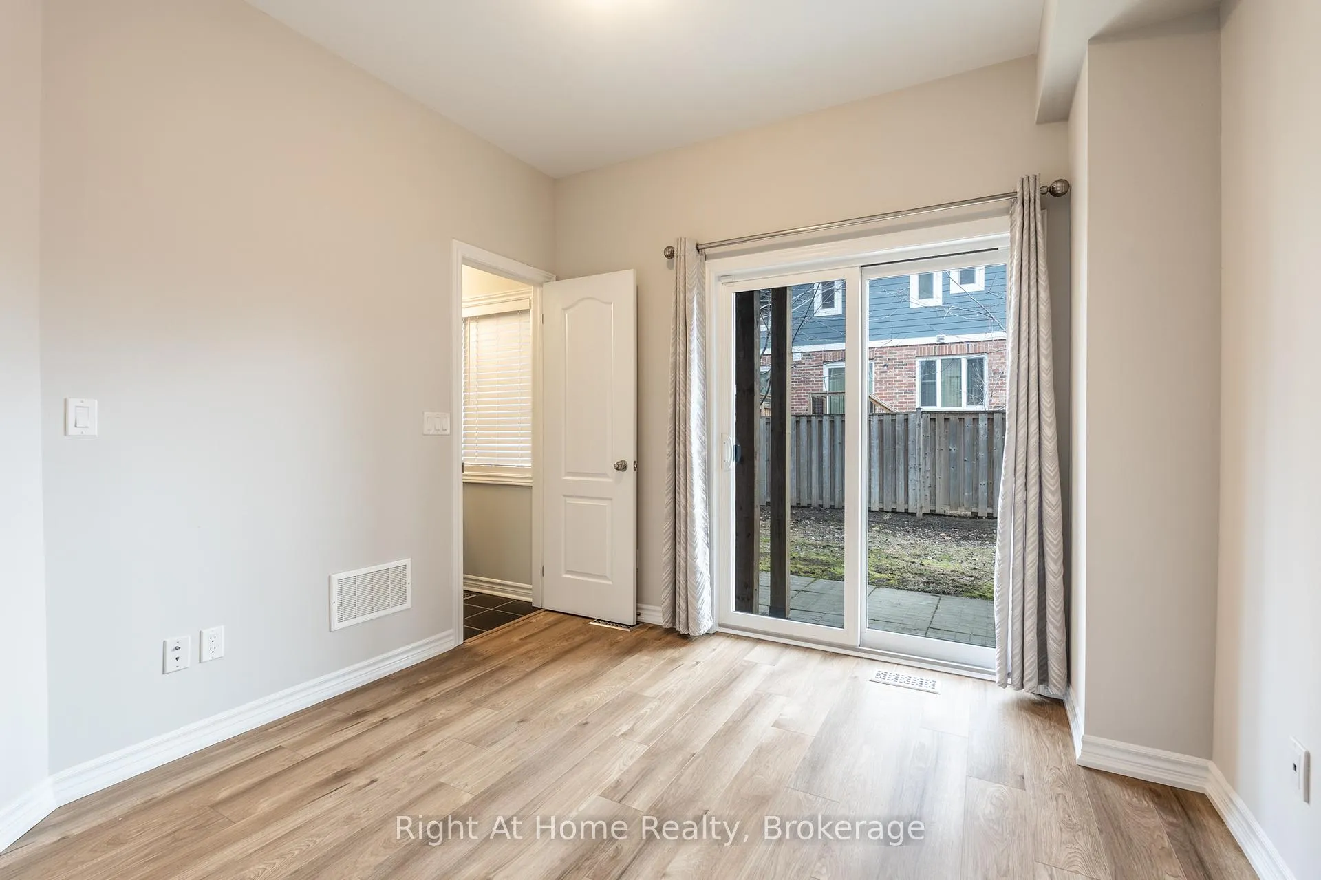 Photo 28 of 961 Reimer Common, Burlington, Freeman — HOMEH