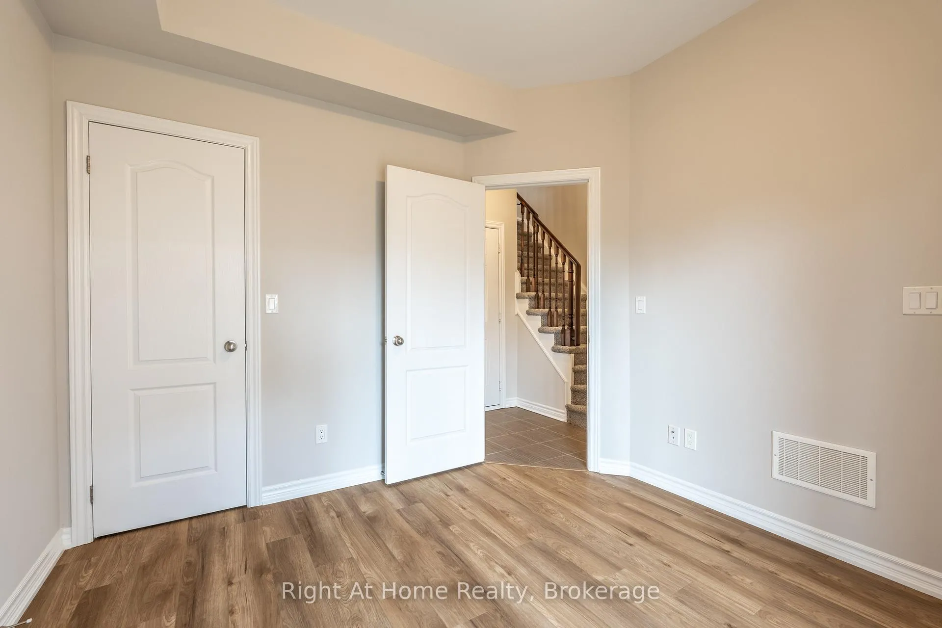 Photo 29 of 961 Reimer Common, Burlington, Freeman — HOMEH