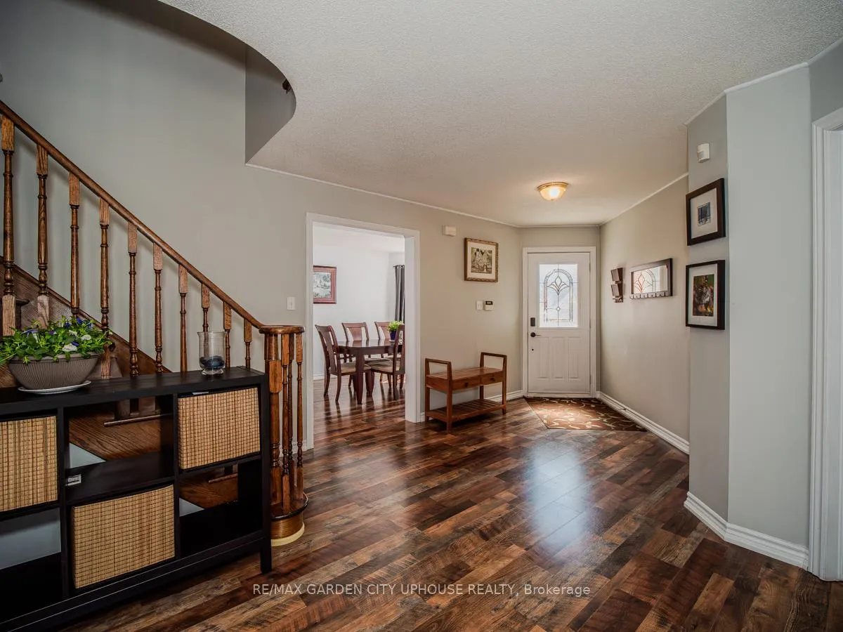 Photo 2 of 22 Grace Crescent, Barrie, Painswick South — HOMEH