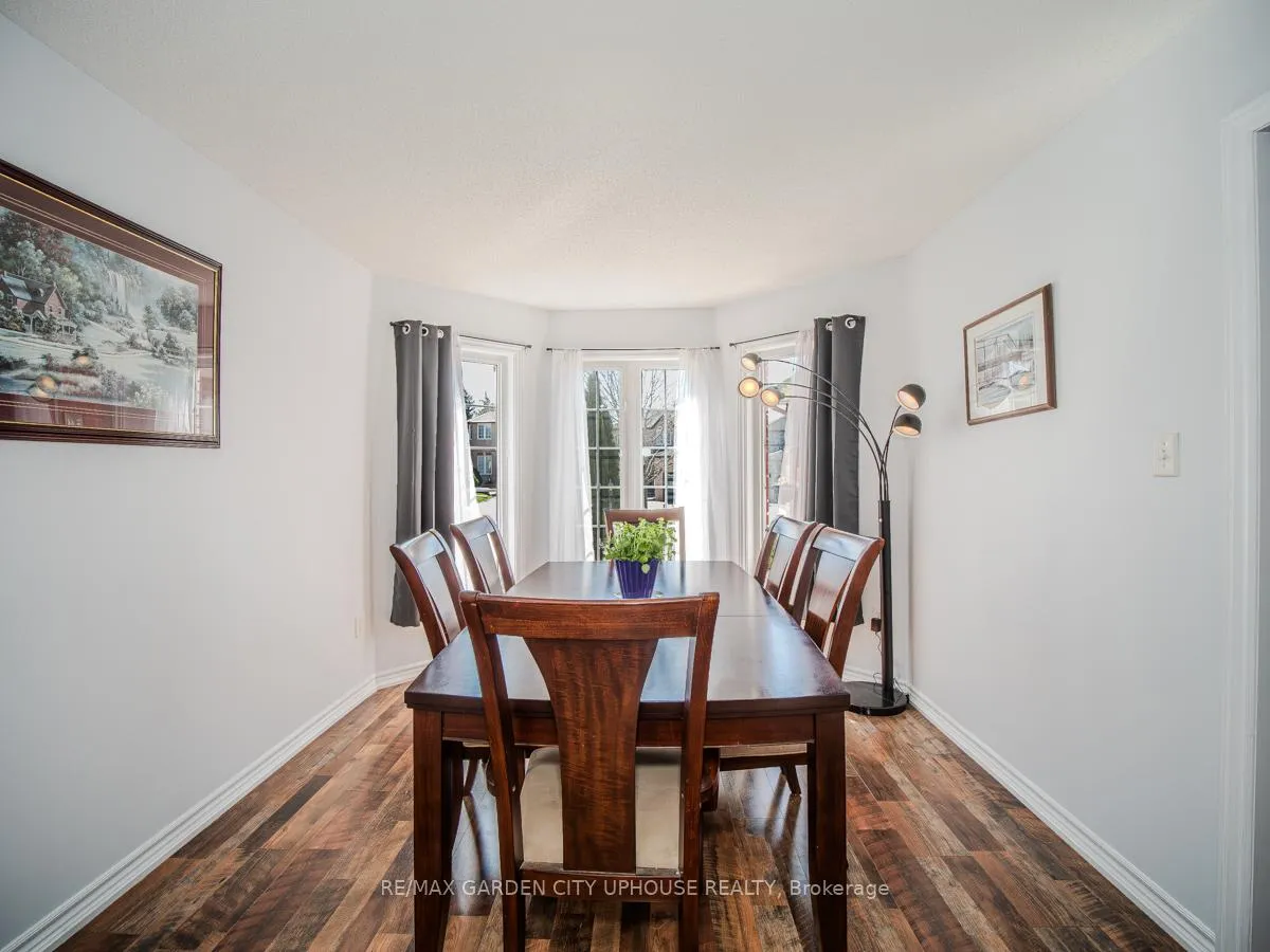 Photo 8 of 22 Grace Crescent, Barrie, Painswick South — HOMEH