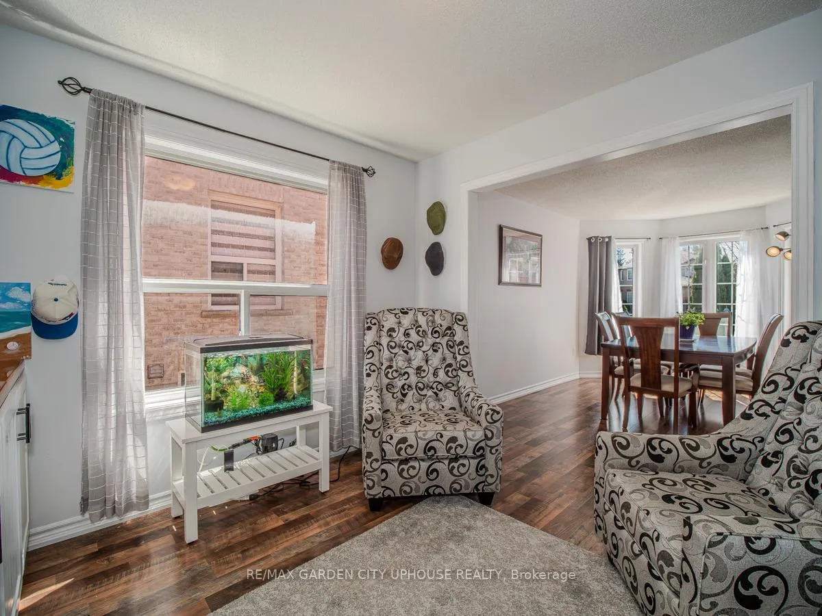 Photo 9 of 22 Grace Crescent, Barrie, Painswick South — HOMEH