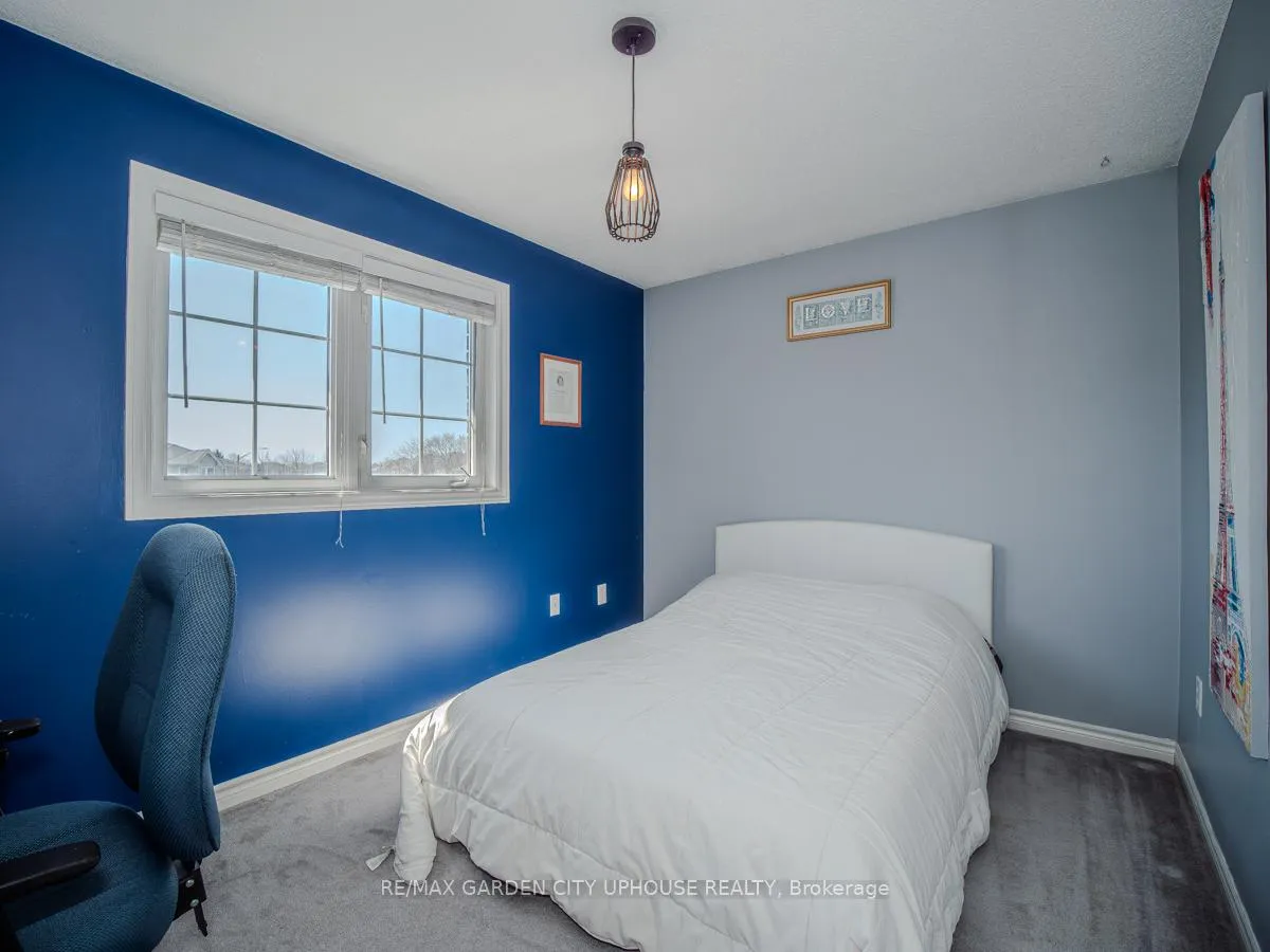 Photo 15 of 22 Grace Crescent, Barrie, Painswick South — HOMEH
