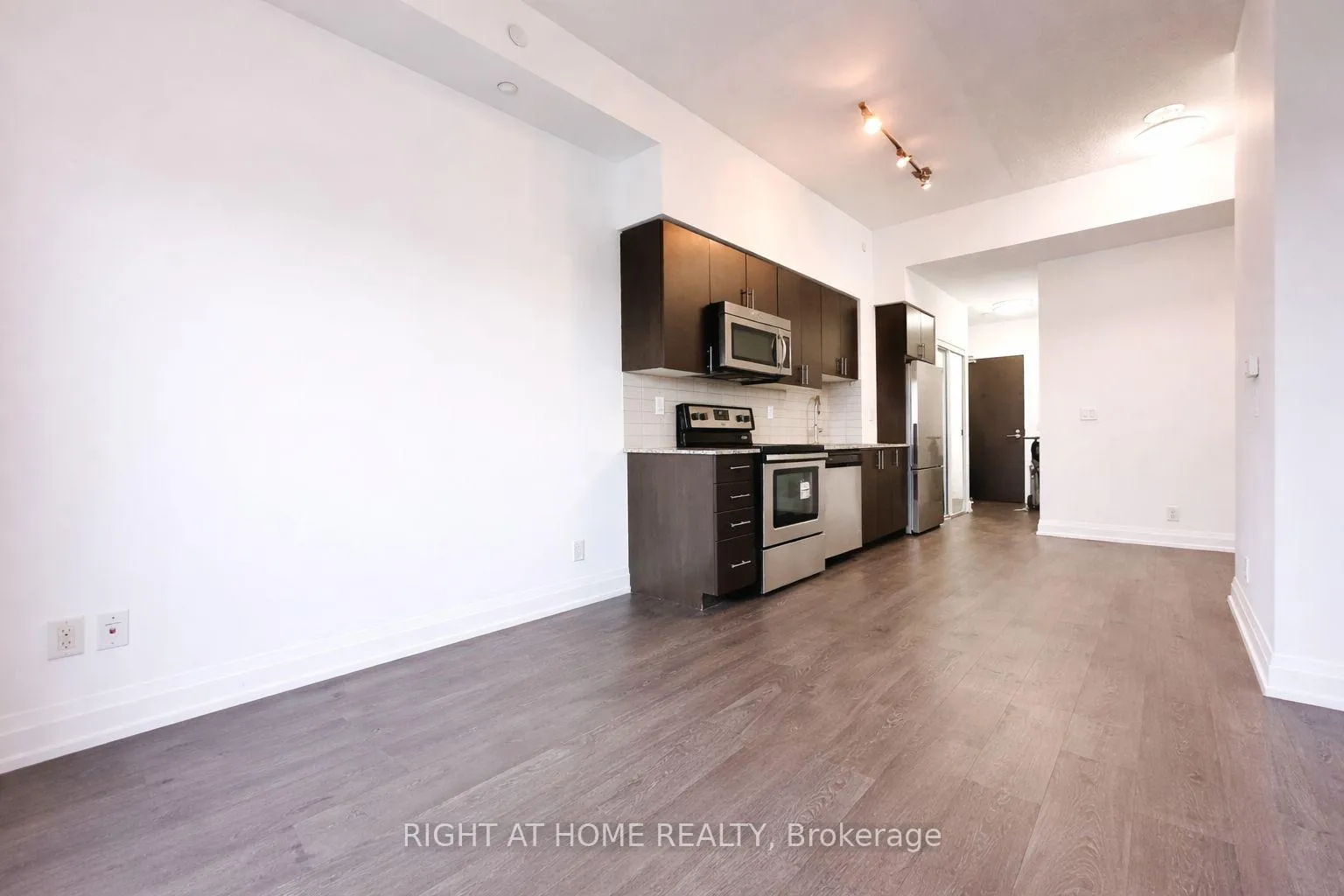 Photo 4 of Unit 628, 7900 Bathurst Street, Vaughan, Beverley Glen — HOMEH