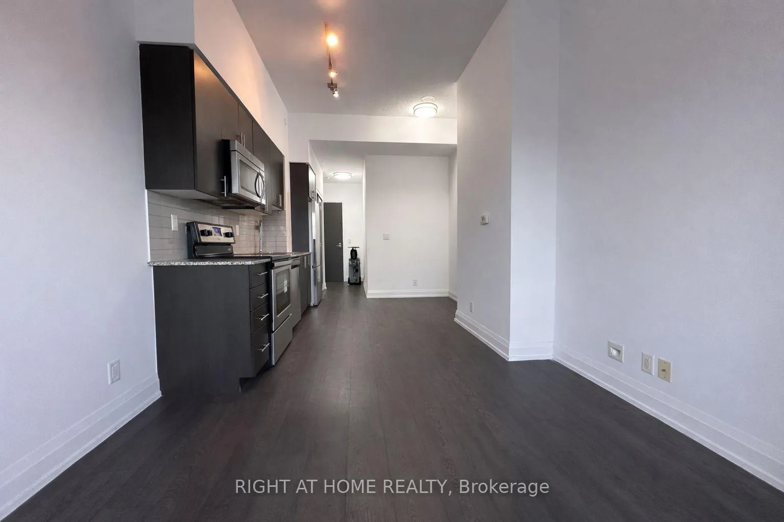 Photo 6 of Unit 628, 7900 Bathurst Street, Vaughan, Beverley Glen — HOMEH