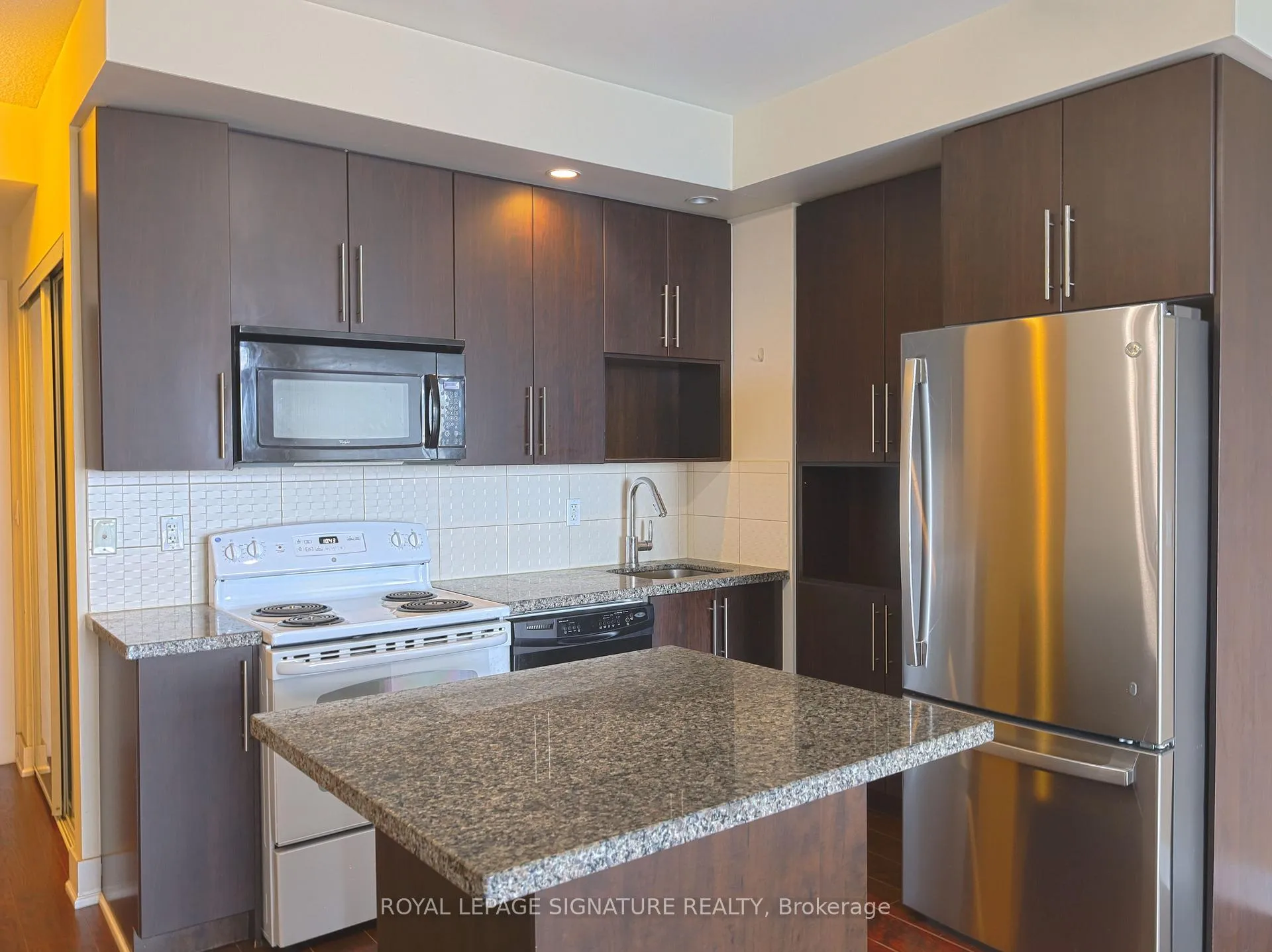 Photo 6 of Unit 3103, 28 Linden Street, Toronto, North St. James Town — HOMEH
