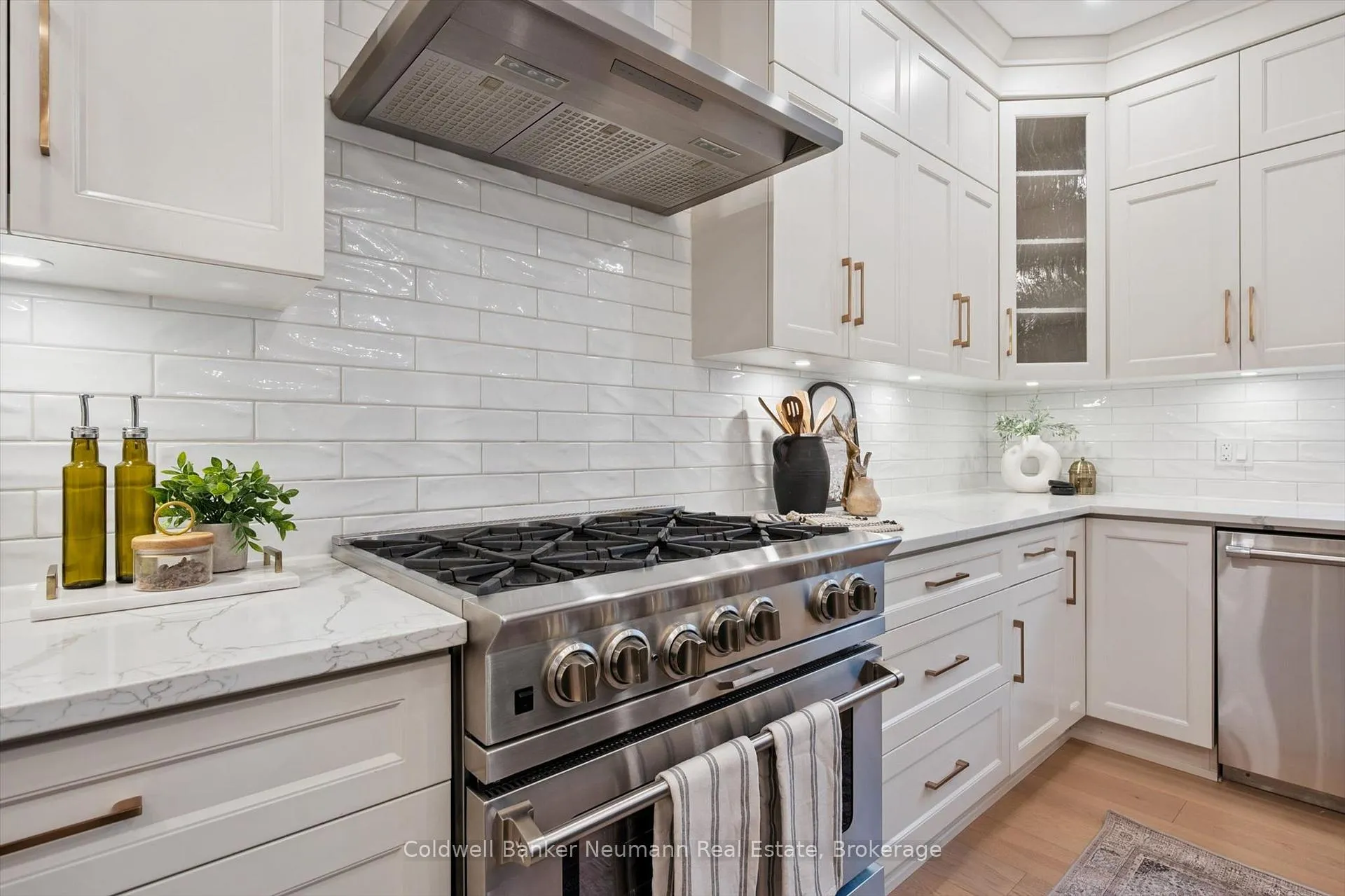 Photo 17 of 65 Dean Avenue, Guelph, Dovercliffe Park/Old University — HOMEH