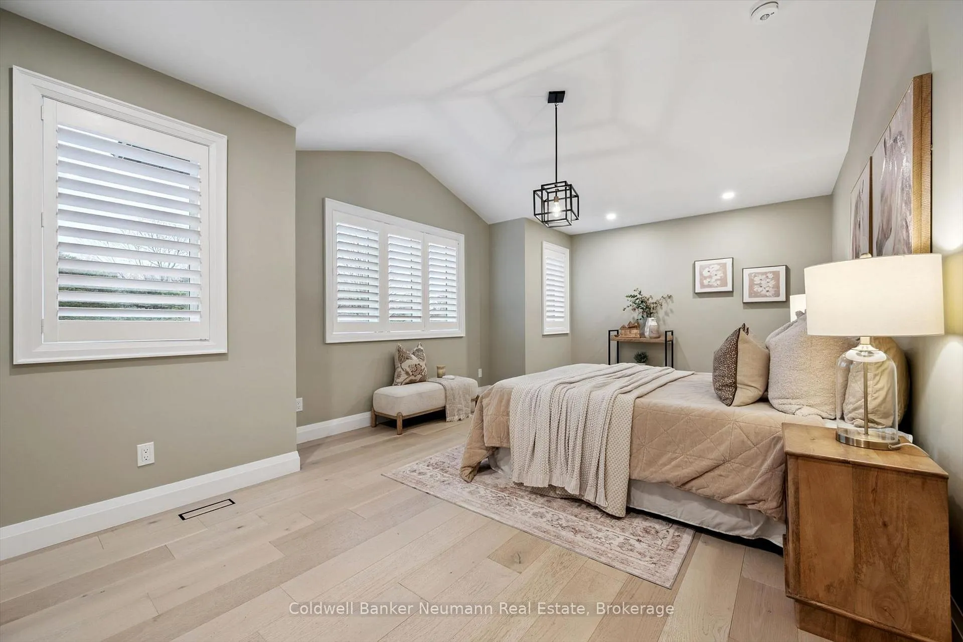 Photo 31 of 65 Dean Avenue, Guelph, Dovercliffe Park/Old University — HOMEH