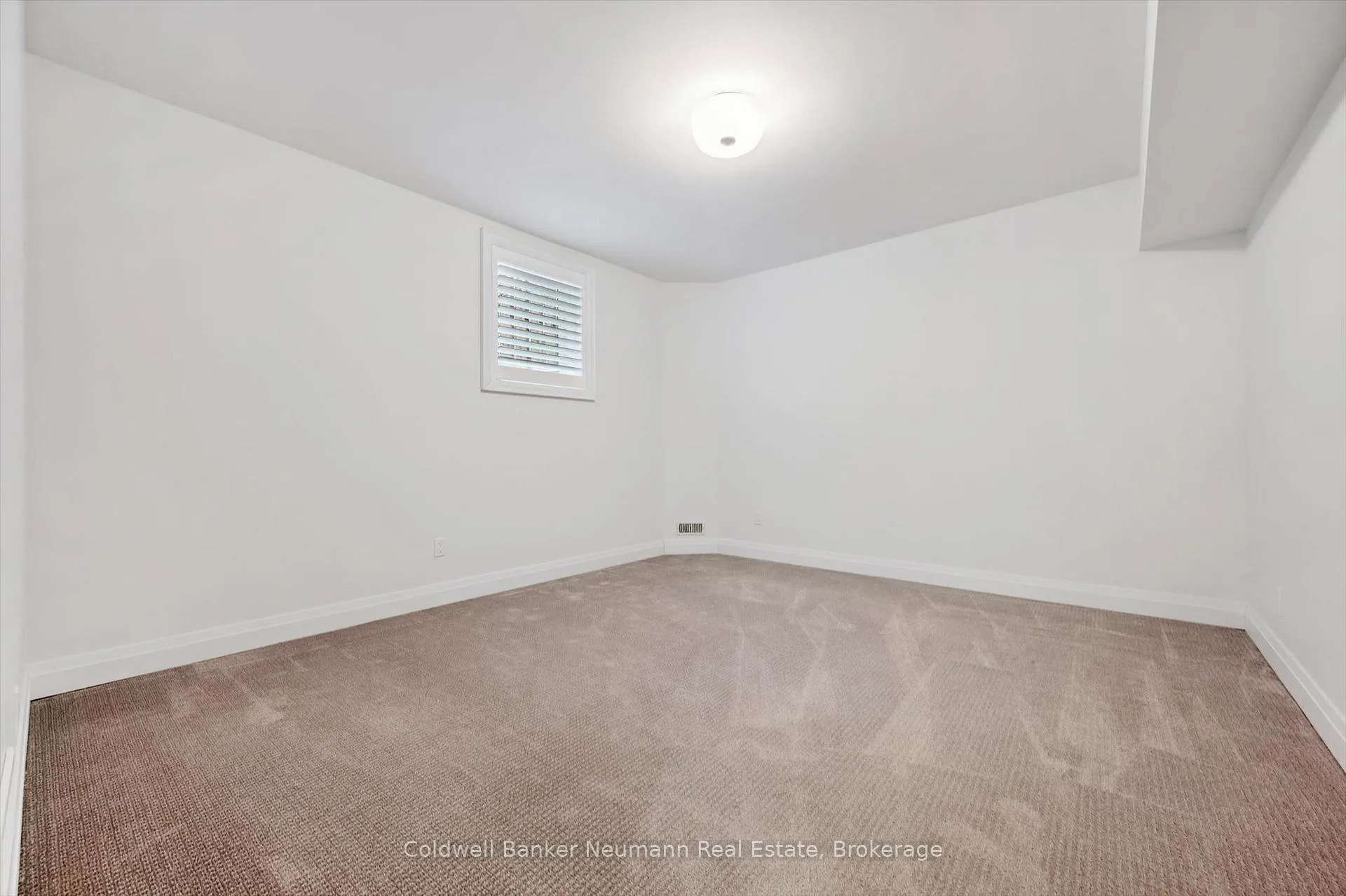 Photo 40 of 65 Dean Avenue, Guelph, Dovercliffe Park/Old University — HOMEH