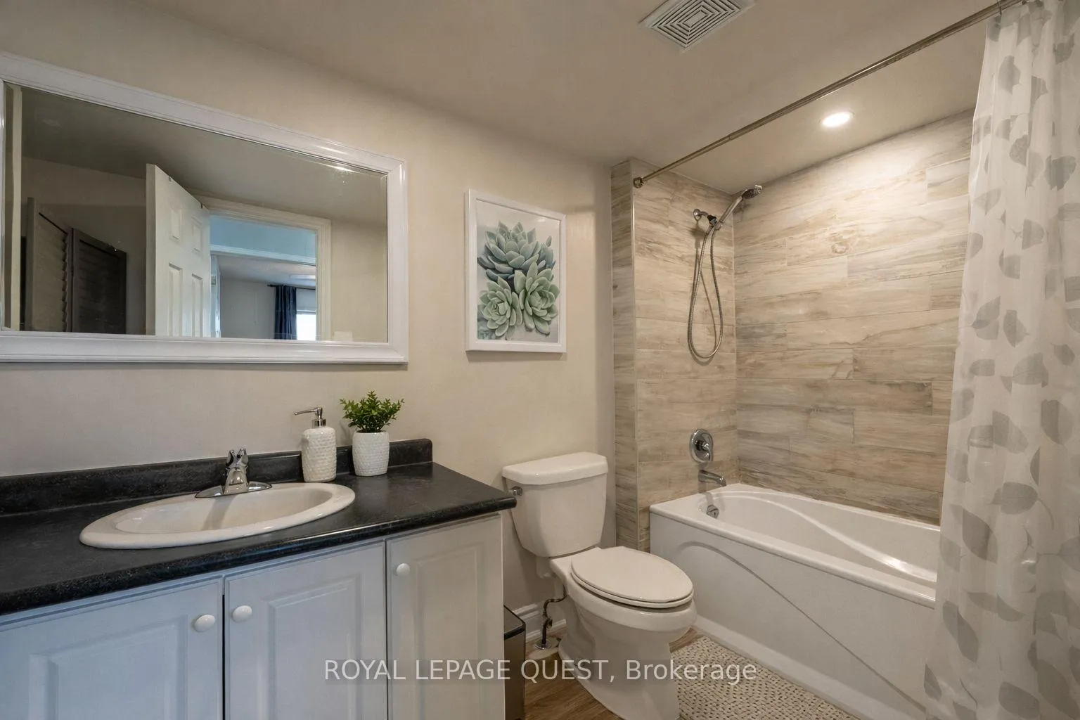 Photo 6 of Unit 7, 23 Meadow Lane, Barrie, Ardagh — HOMEH