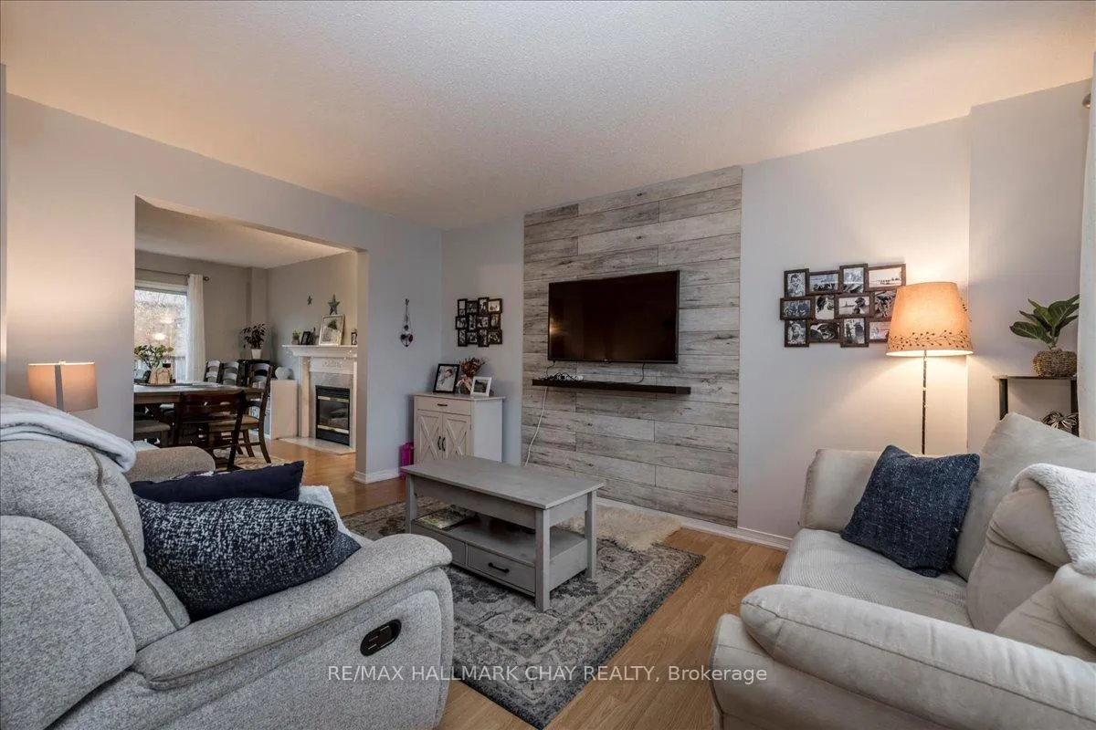 Photo 3 of 11 Garibaldi Drive, Barrie, Holly — HOMEH
