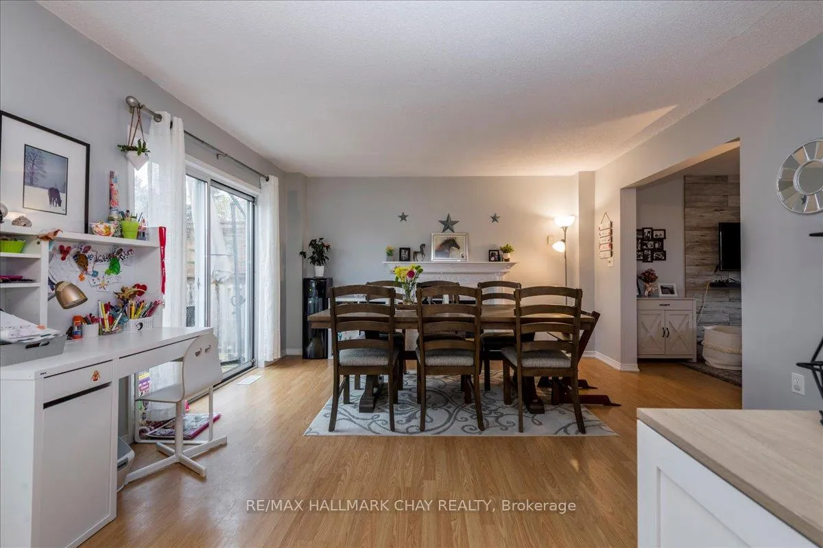 Photo 5 of 11 Garibaldi Drive, Barrie, Holly — HOMEH