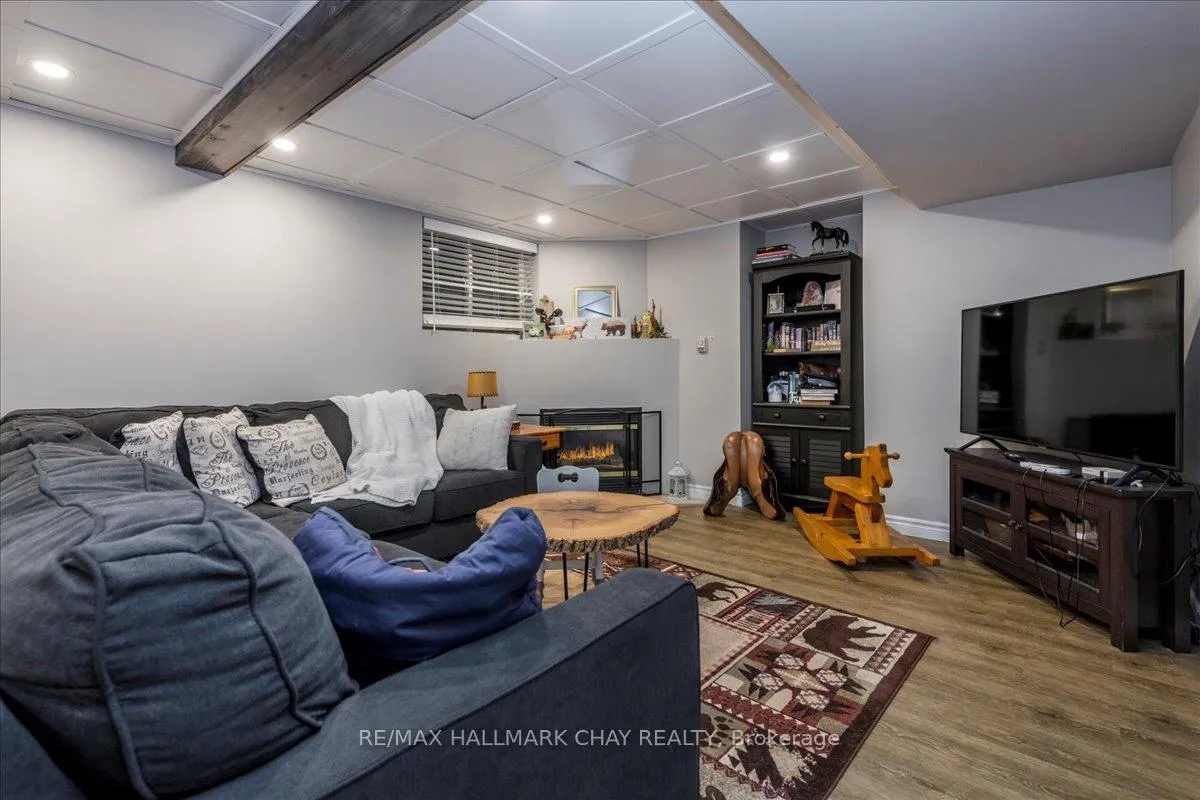 Photo 13 of 11 Garibaldi Drive, Barrie, Holly — HOMEH