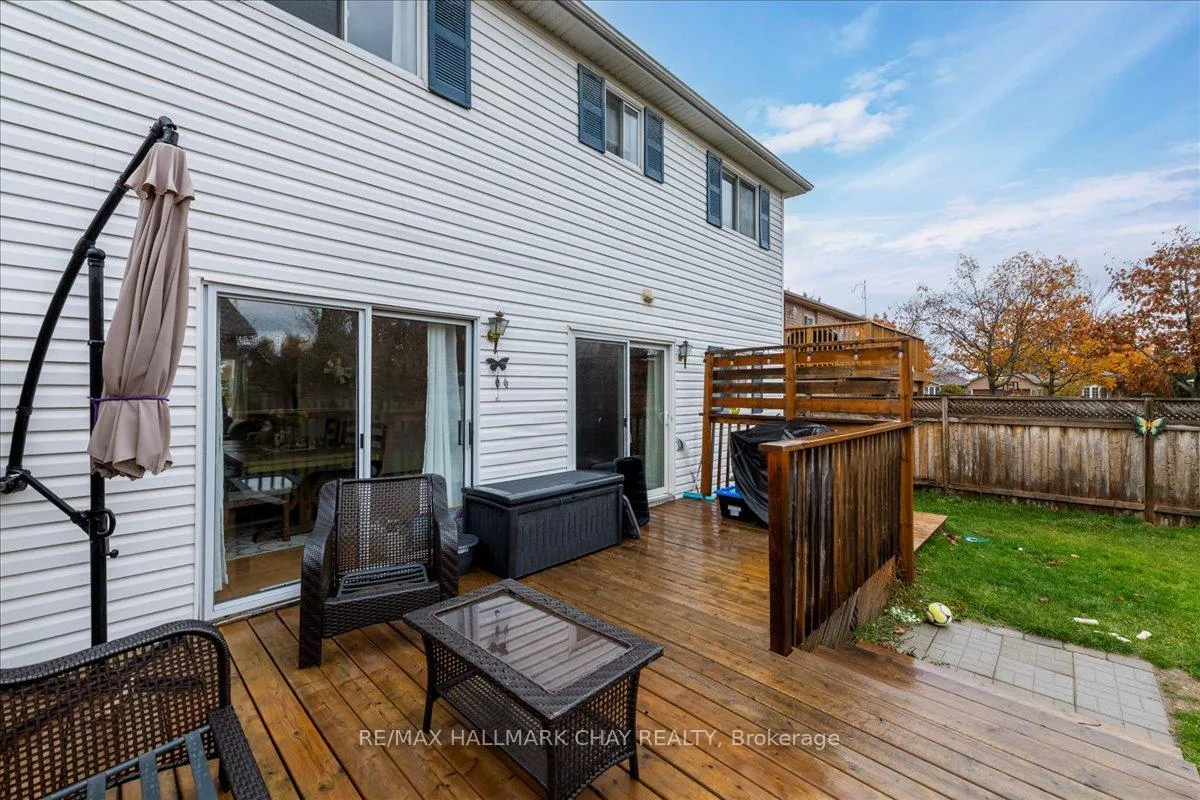 Photo 15 of 11 Garibaldi Drive, Barrie, Holly — HOMEH