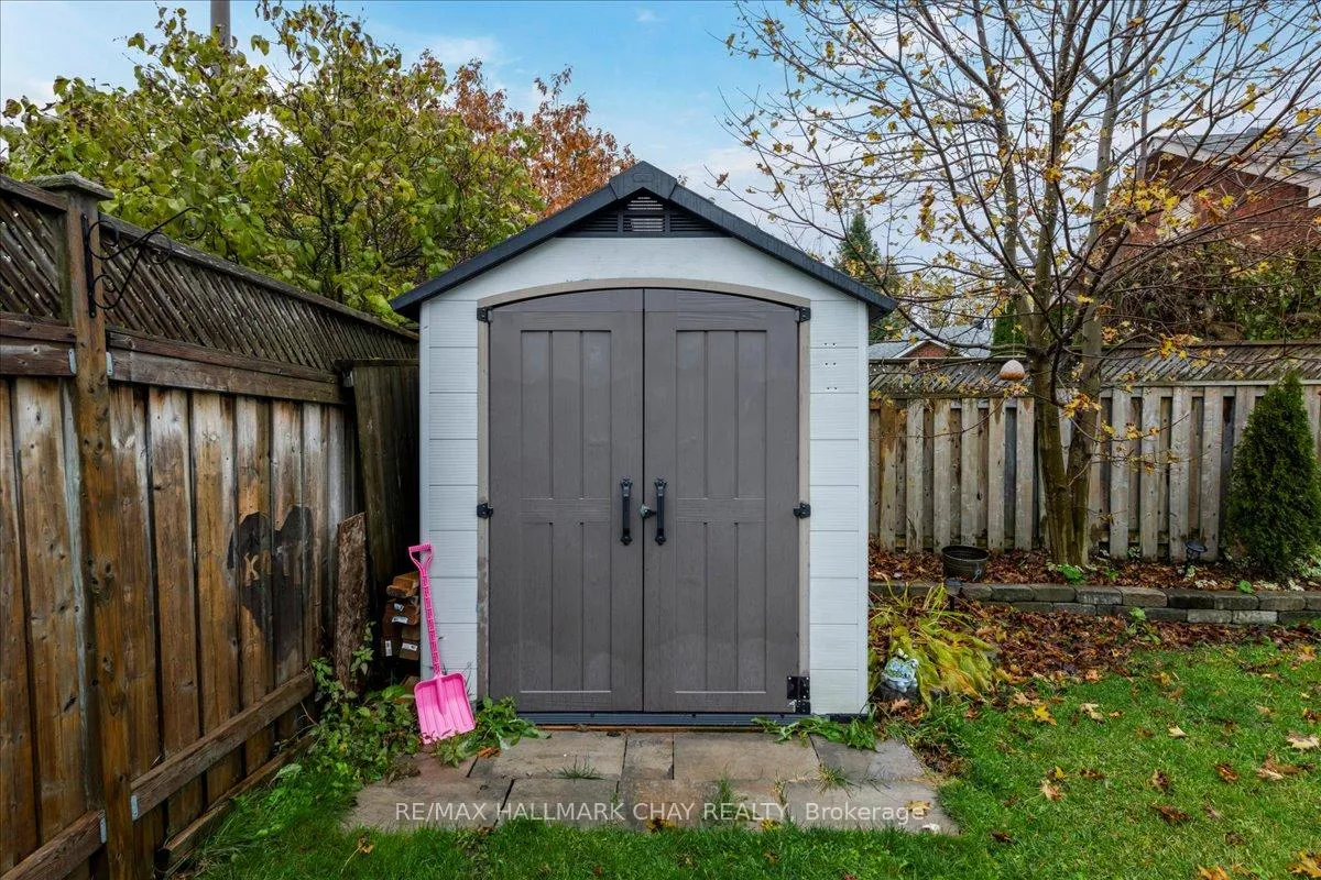Photo 18 of 11 Garibaldi Drive, Barrie, Holly — HOMEH