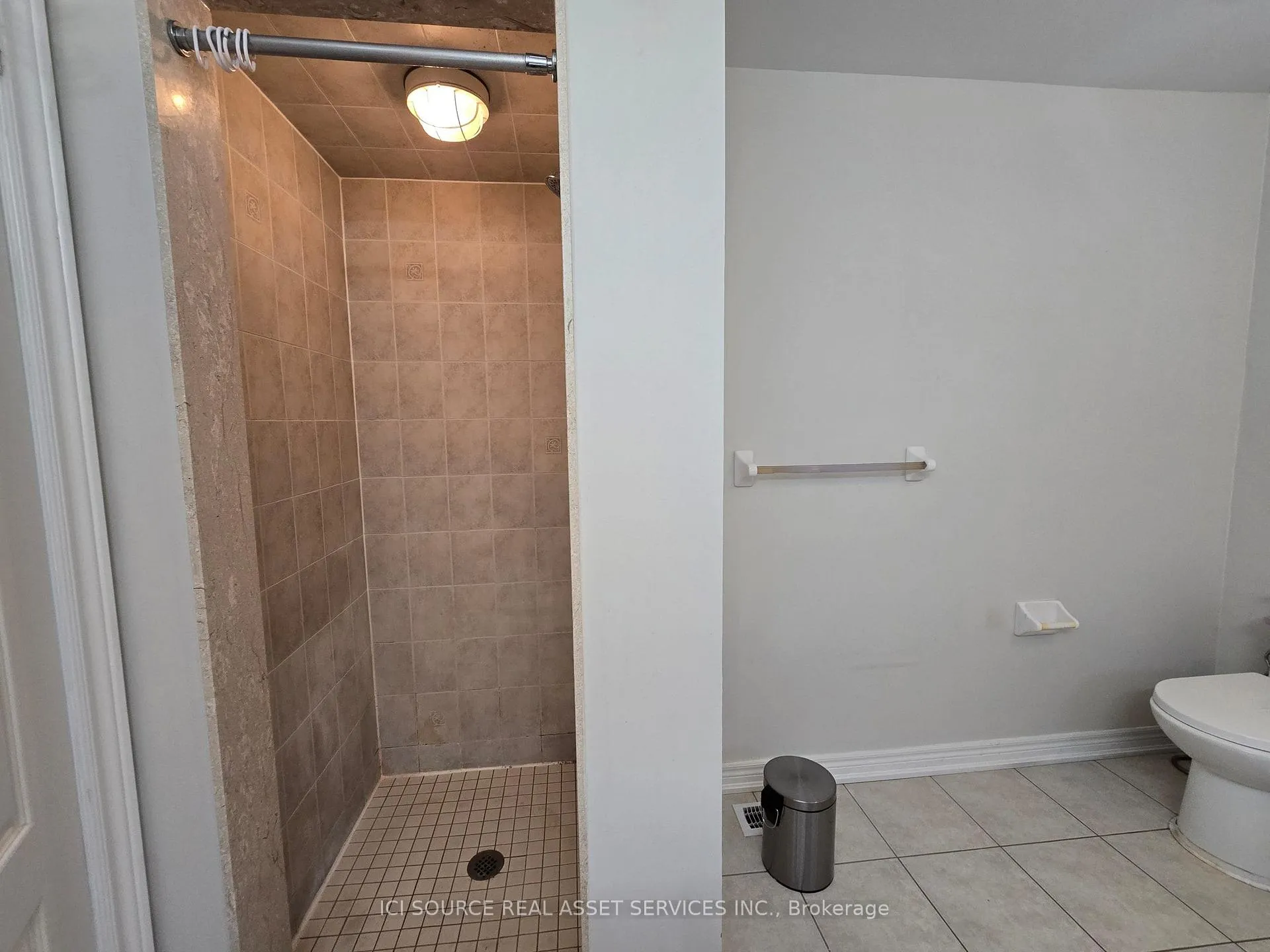 Photo 11 of 1468 Coldstream Drive, Oshawa, Taunton — HOMEH