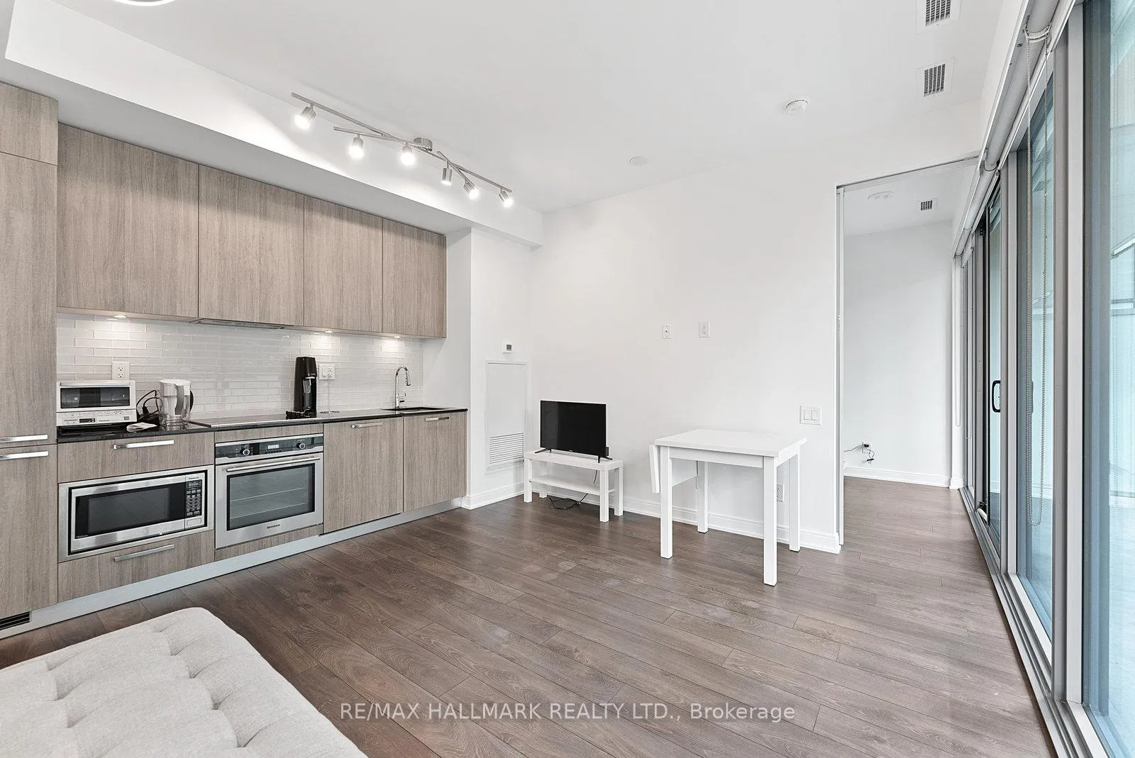 Photo 8 of Unit 601, 50 Charles Street E, Toronto, Church-Yonge Corridor — HOMEH