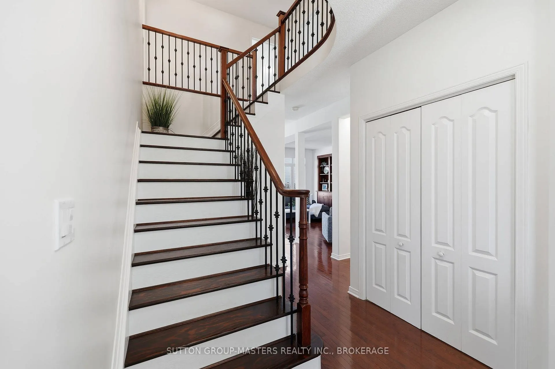 Photo 6 of 530 Nora Court, Kingston, Kingston East (Incl Barret Crt) — HOMEH