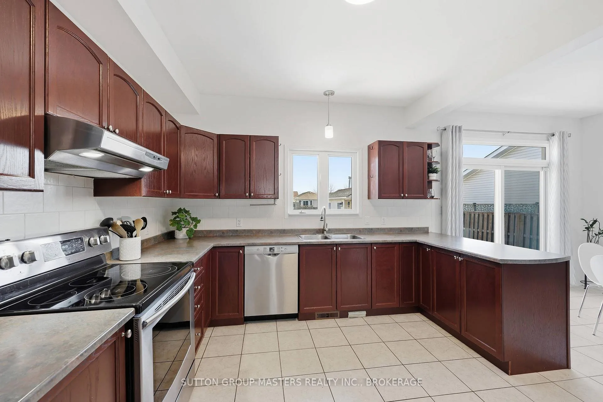 Photo 15 of 530 Nora Court, Kingston, Kingston East (Incl Barret Crt) — HOMEH