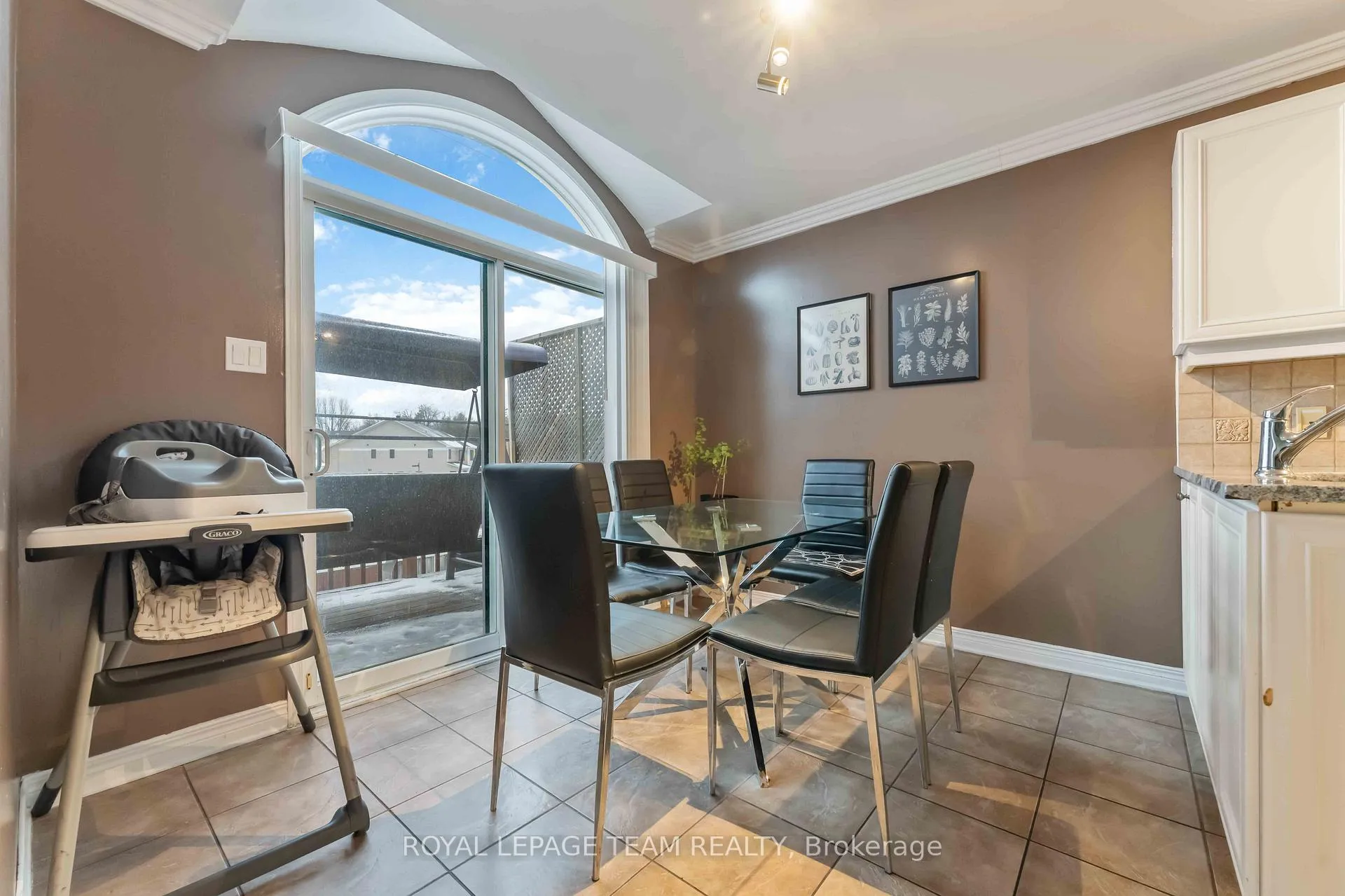 Photo 8 of 191 Deerfox Drive, Ottawa, Barrhaven - Longfields — HOMEH