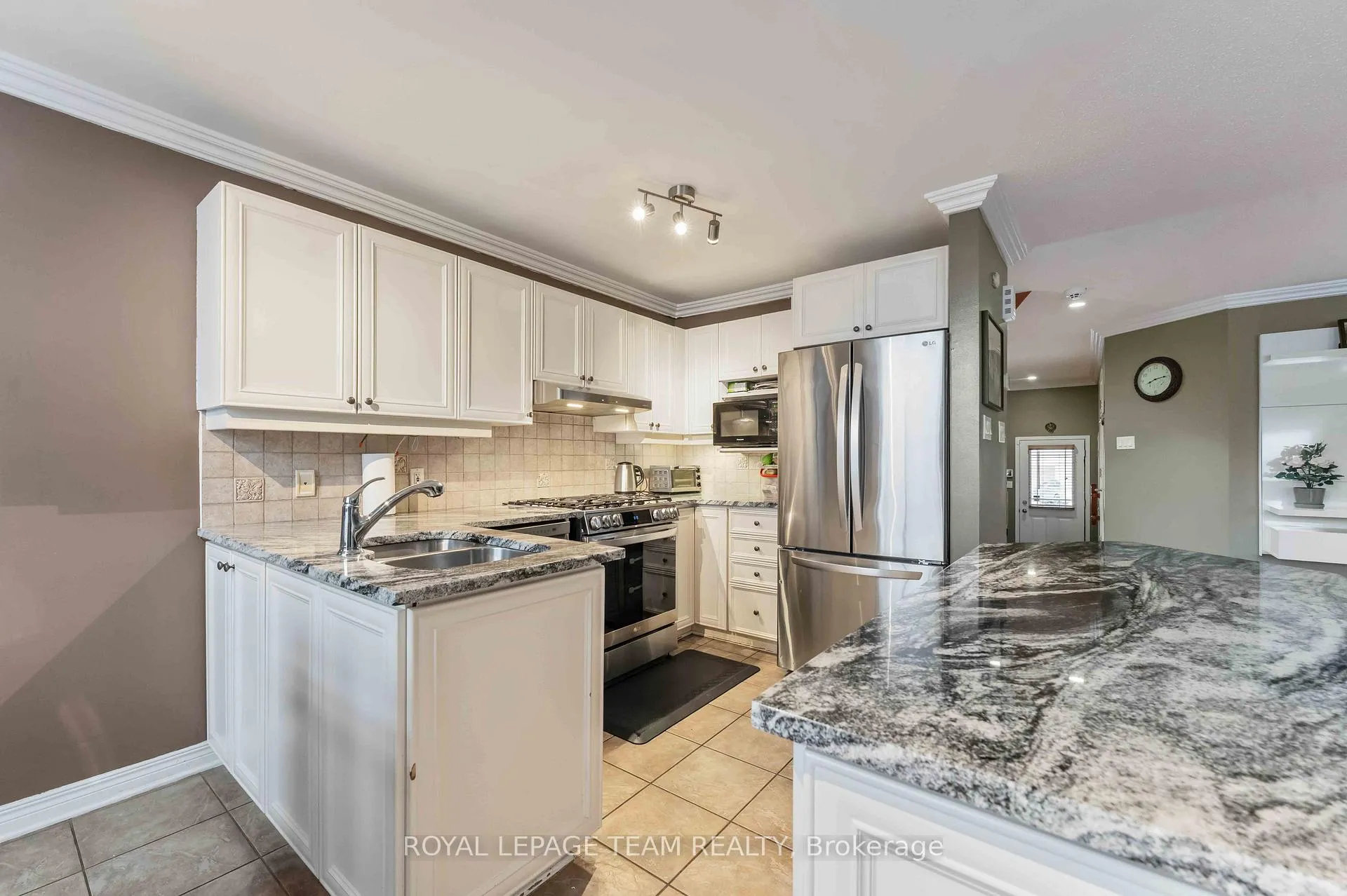 Photo 9 of 191 Deerfox Drive, Ottawa, Barrhaven - Longfields — HOMEH